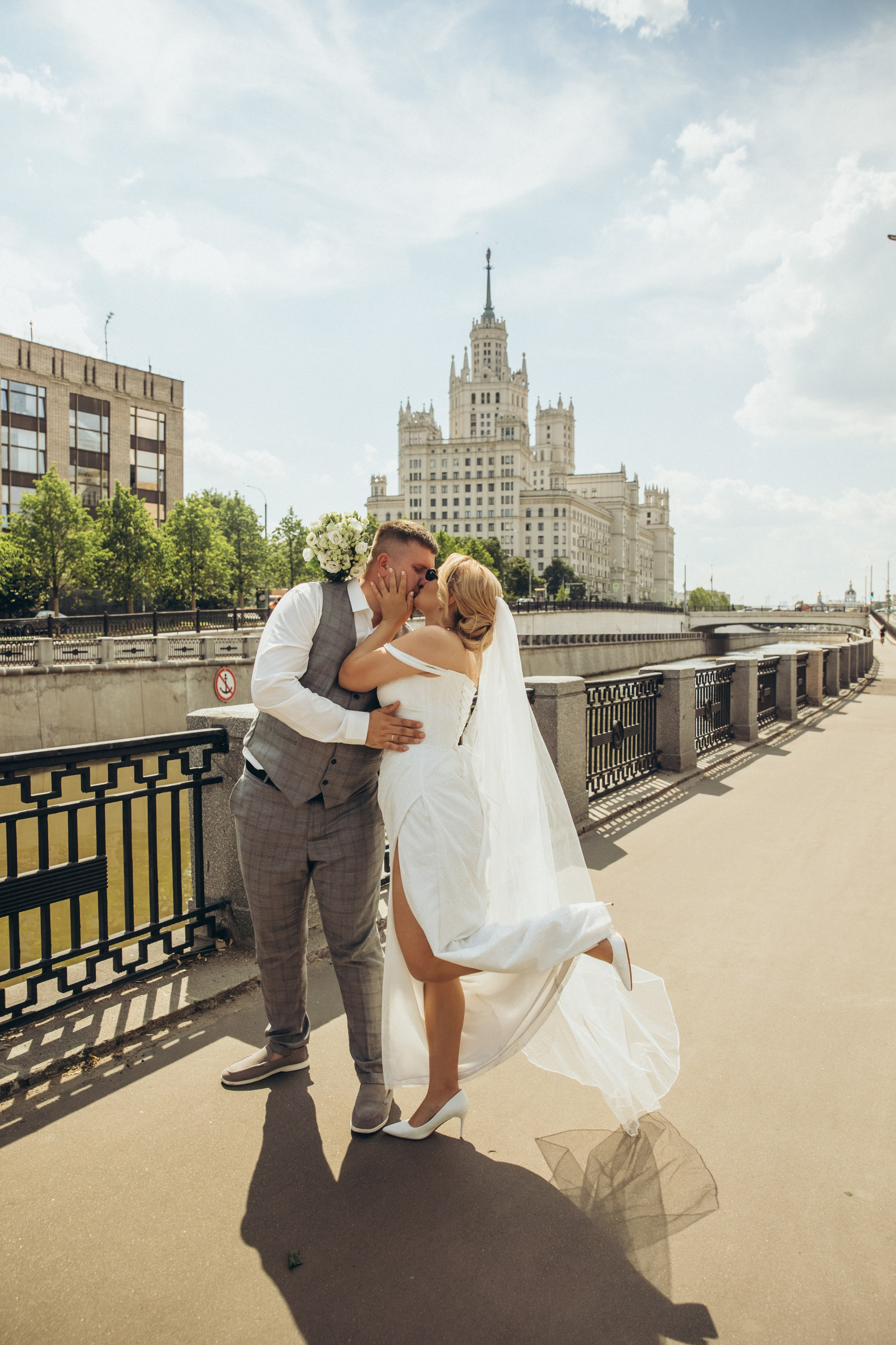 Тессинский мост свадьба. Свадебный и семейный фотограф Москва и Московская область