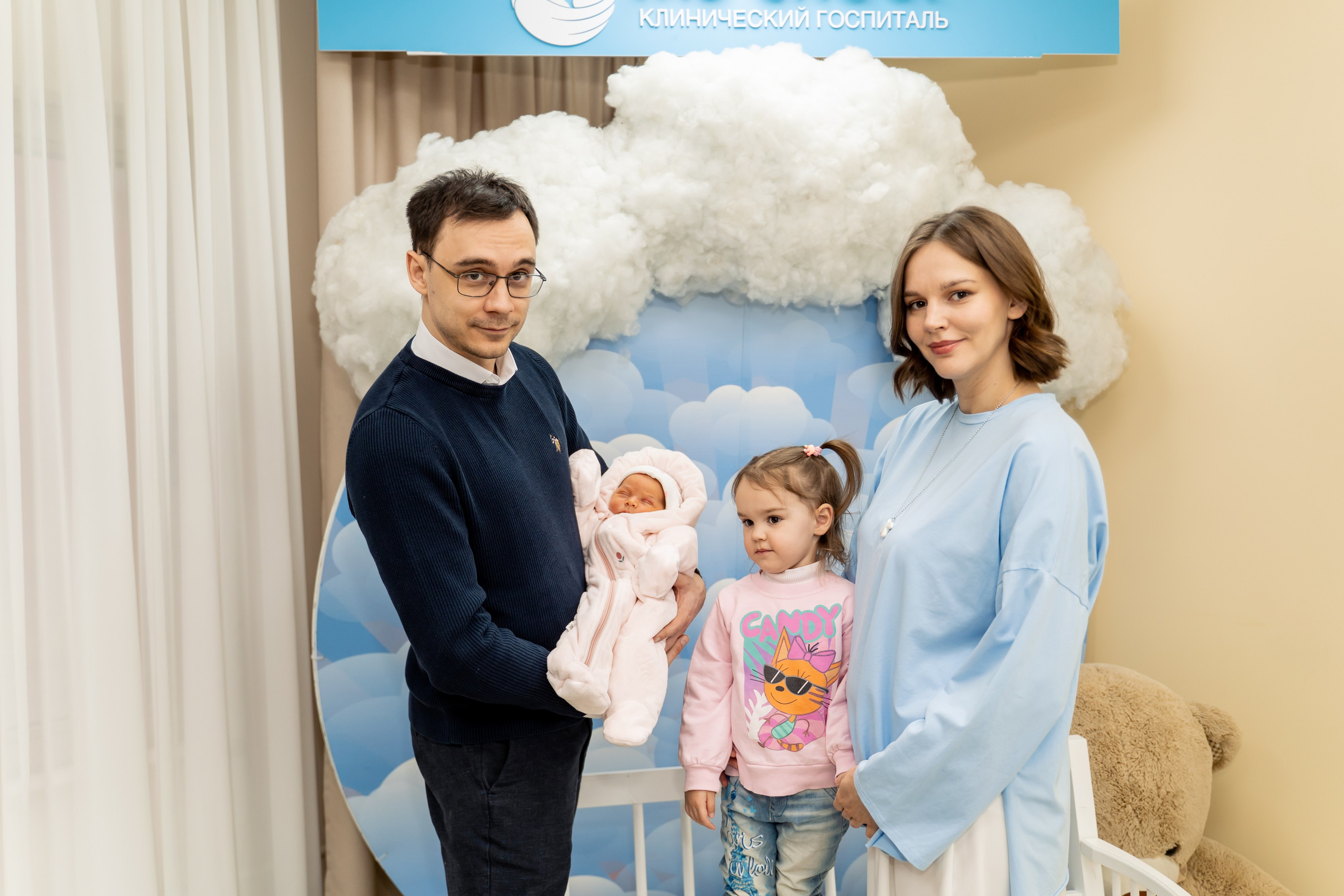 Выписка из роддома ПМЦ на Севастопольском. Фотограф на выписку из роддома Москва