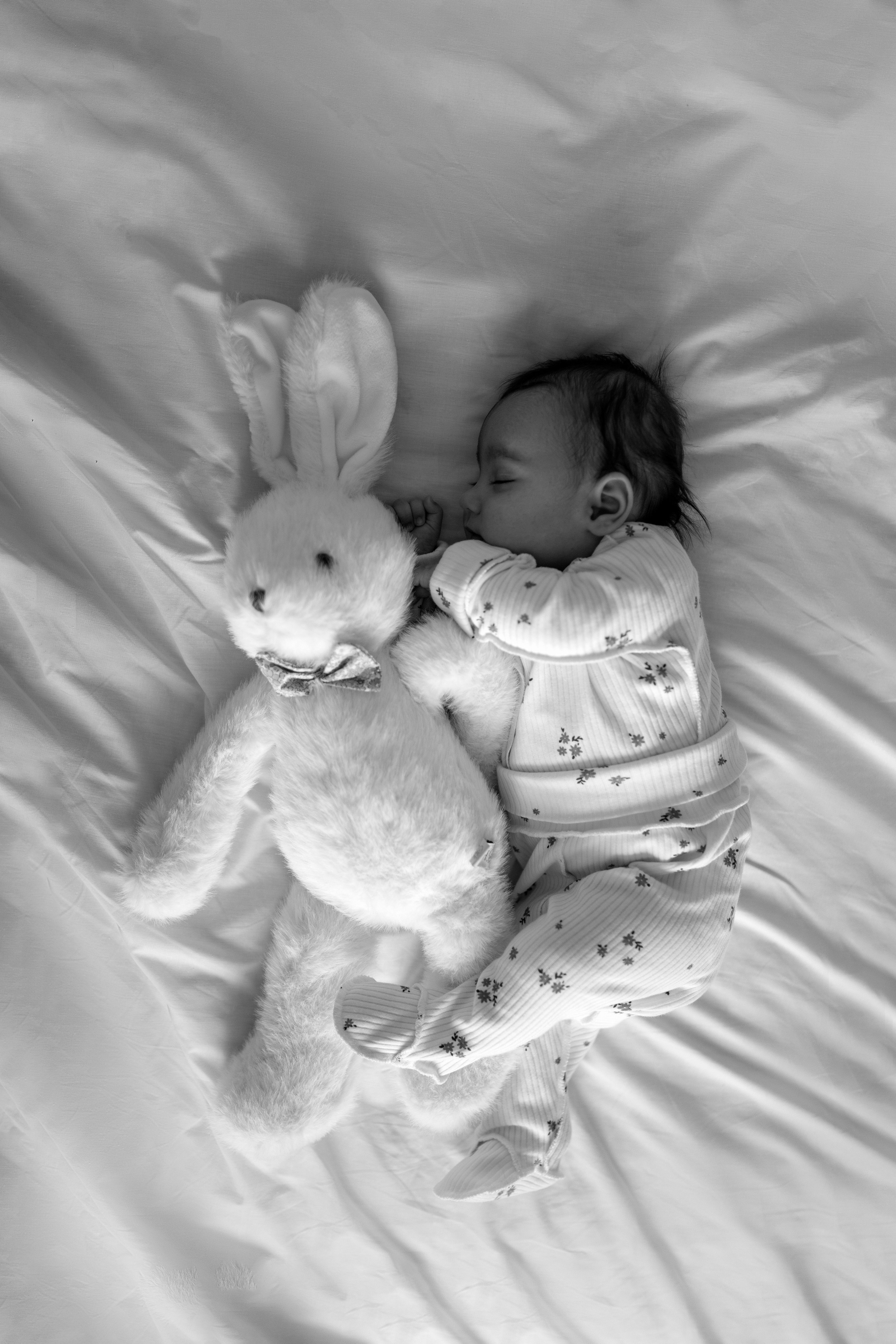 | ПЕРВЫЕ МГНОВЕНИЯ |