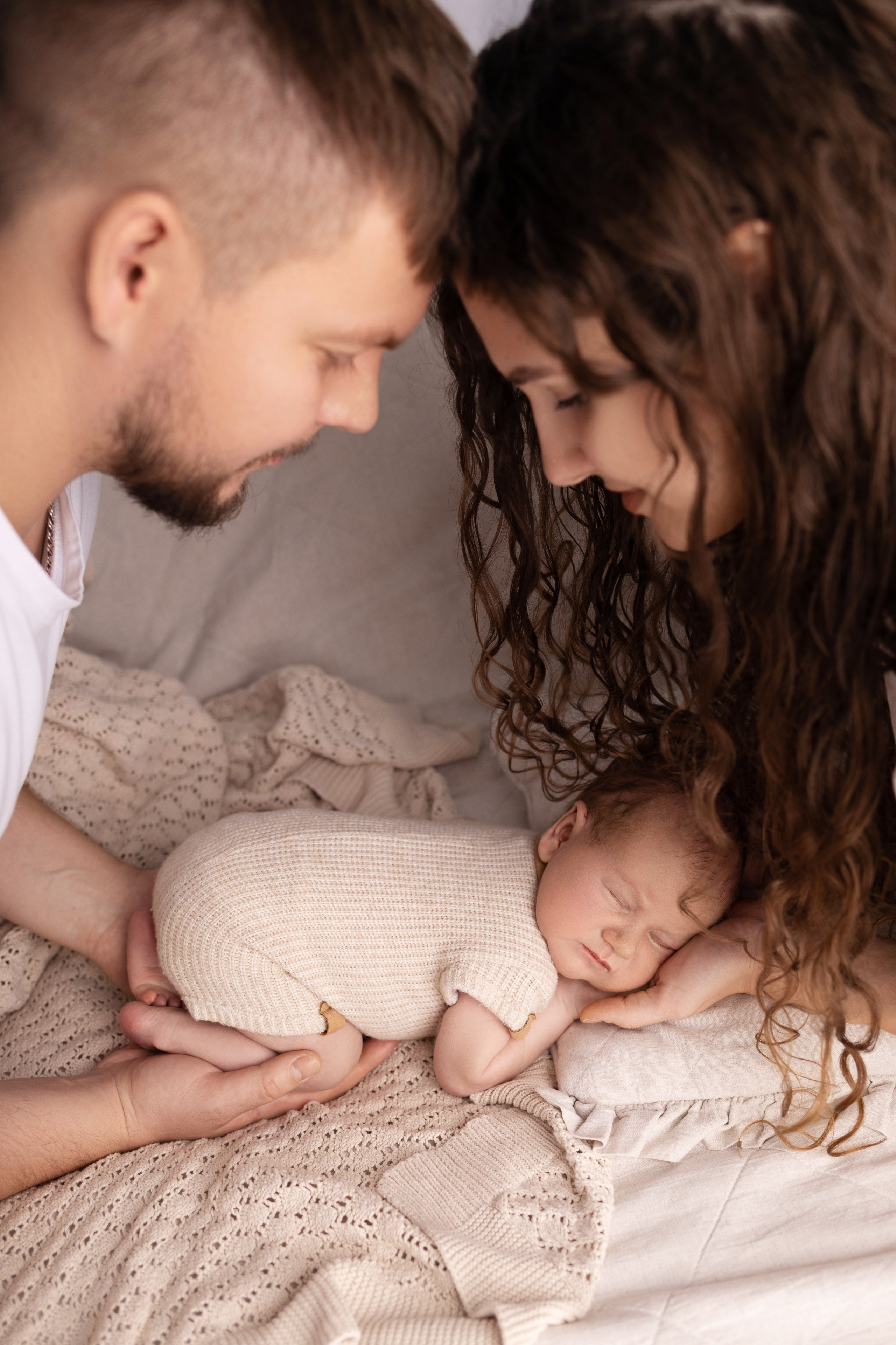 Newborn съемка в стиле Лайф. Фотограф новорожденных малышей в Омске и Омской области Эльвира Камаева