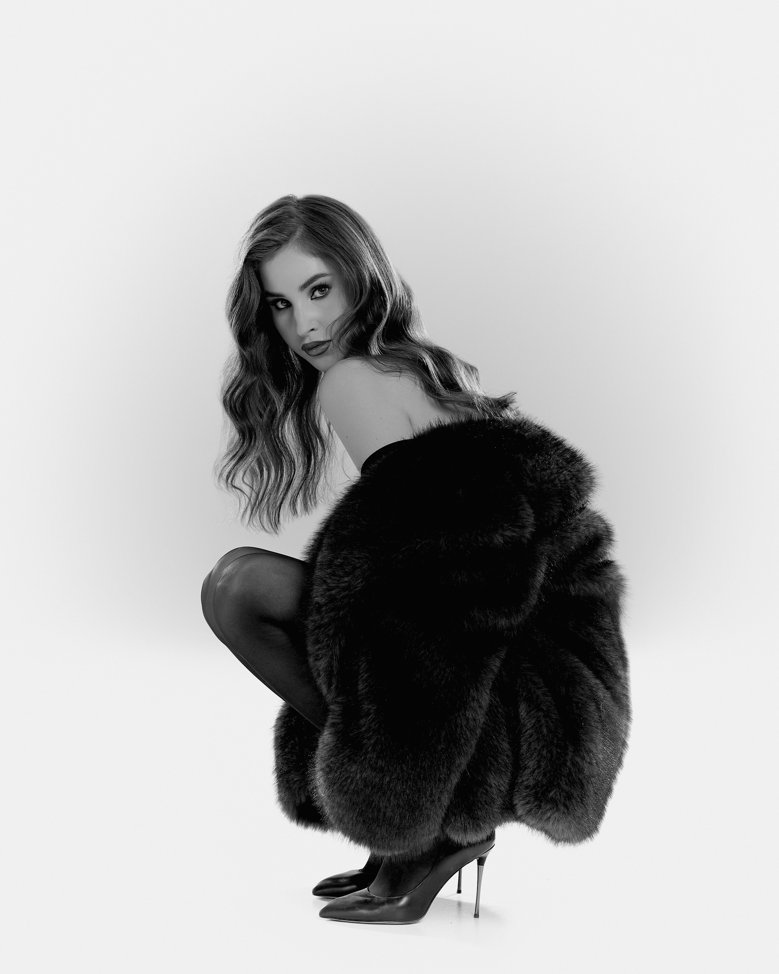 Индивидуальная женская фотосессия с искусственным светом