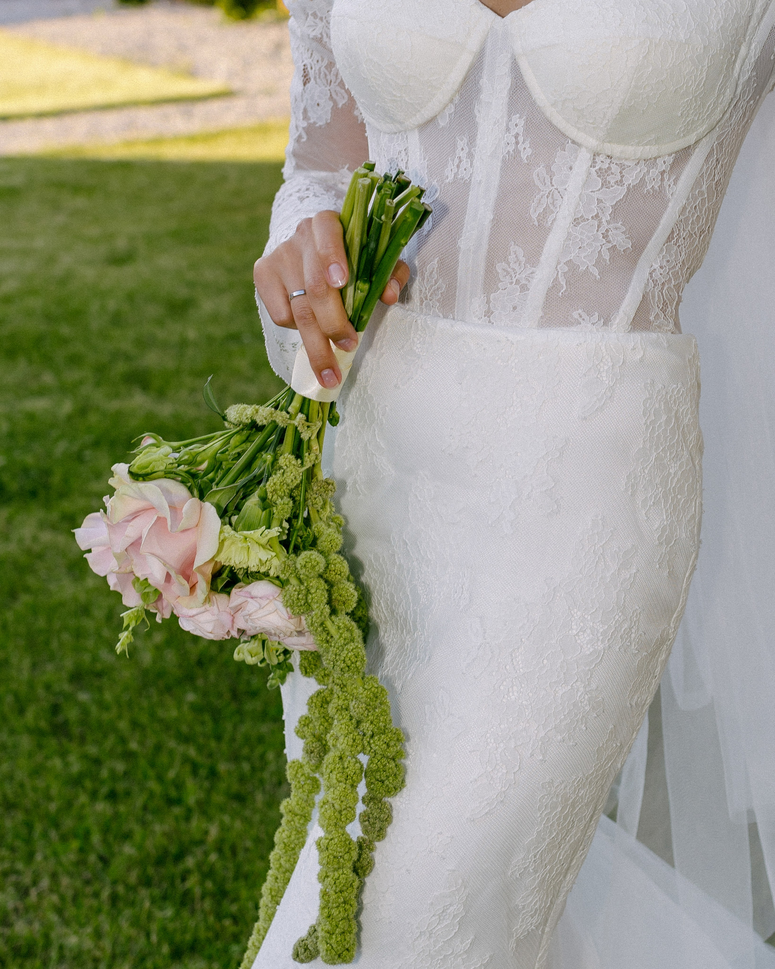 Плюс тридцать градусов на лужайке. Фотограф Андрей Куськало