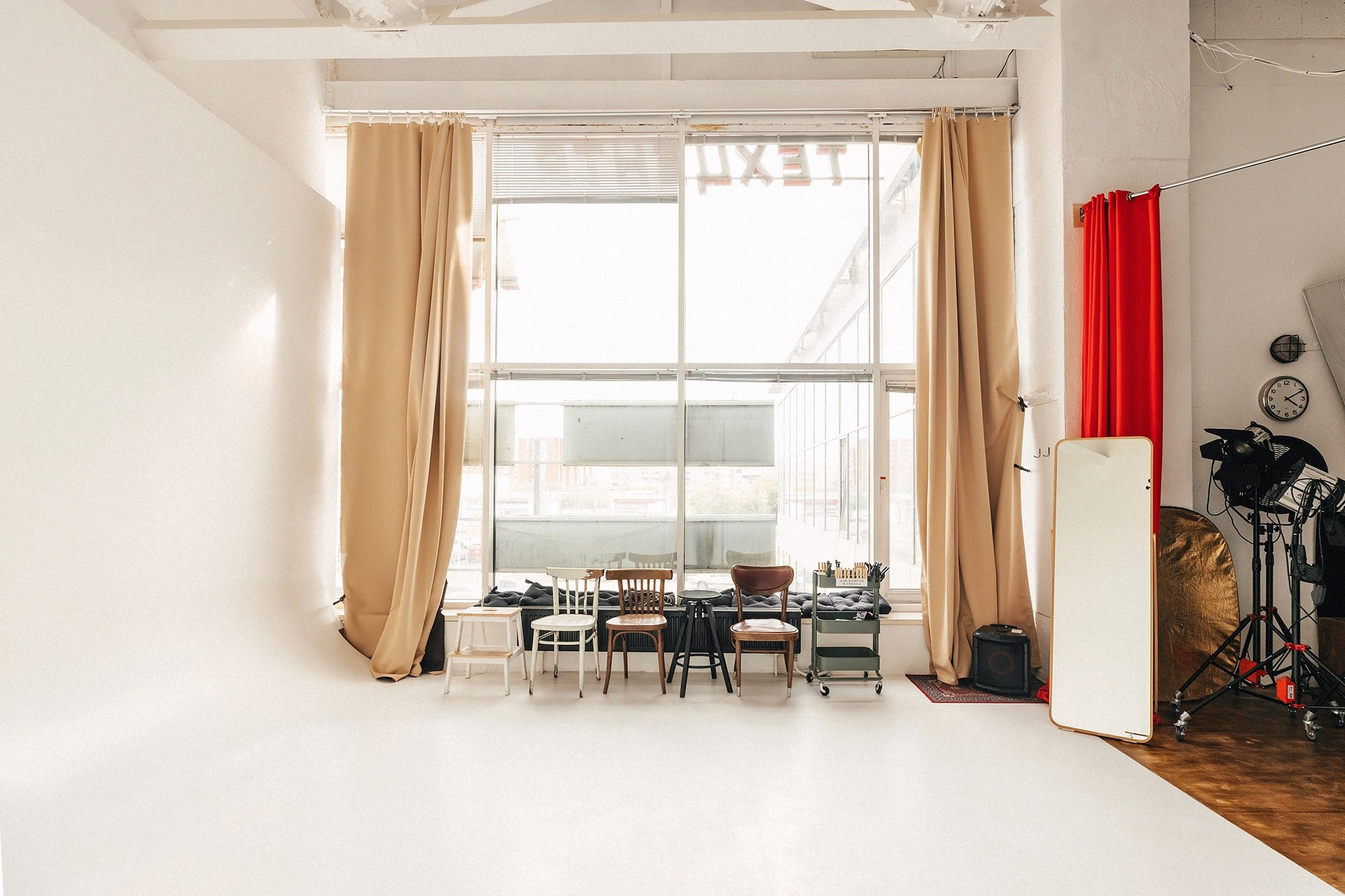 Фотостудия Питер. Зал Ассаи. Фотограф Пирумян Анна. г. Сургут, г. Воронеж