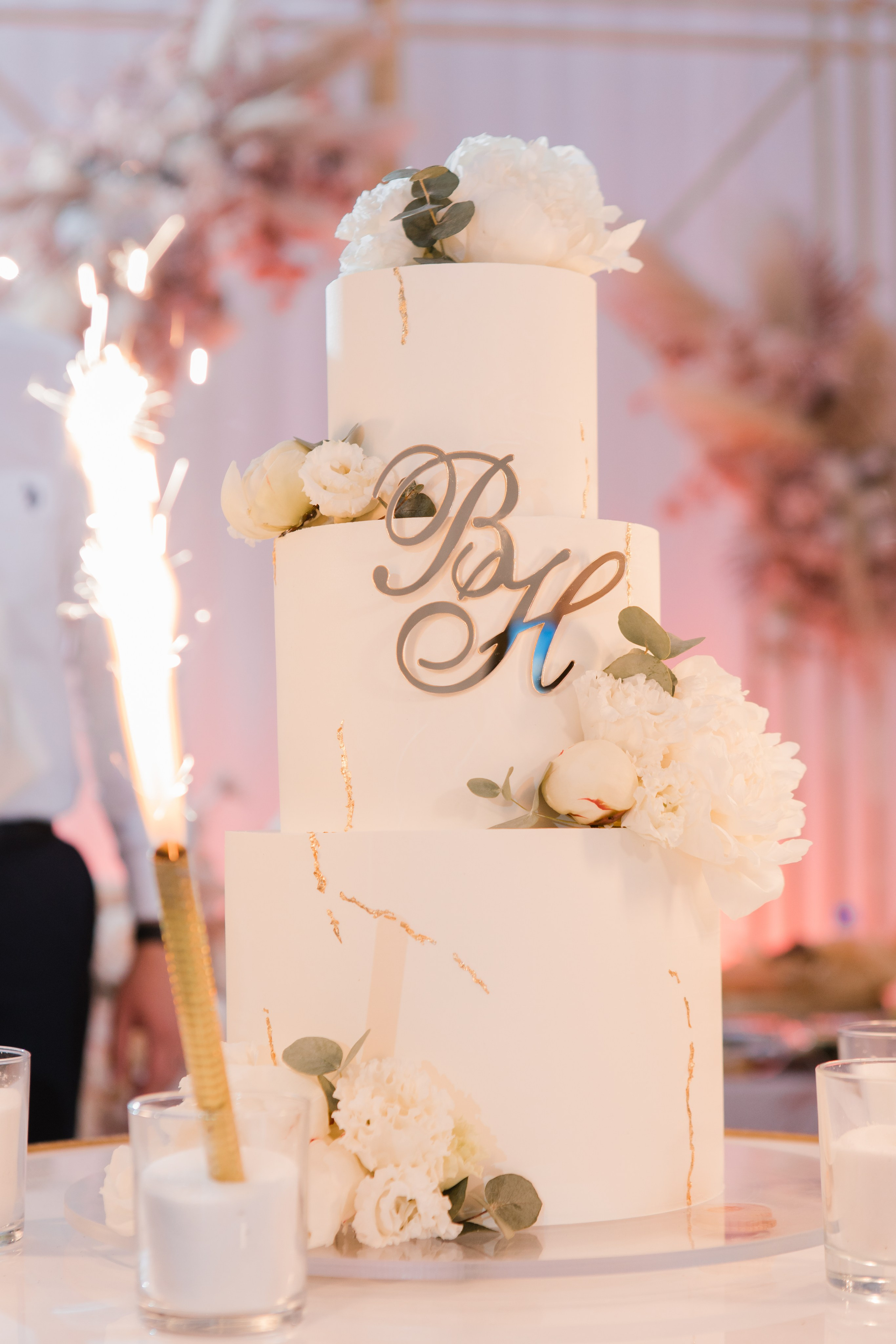 Павел и Ангелина. Видеосъемка и фотосъемка свадеб. Фотограф и оператор на свадьбу. Видеосъемка подкастов, собственная видео-фотостудии. Предметная фотосъемка