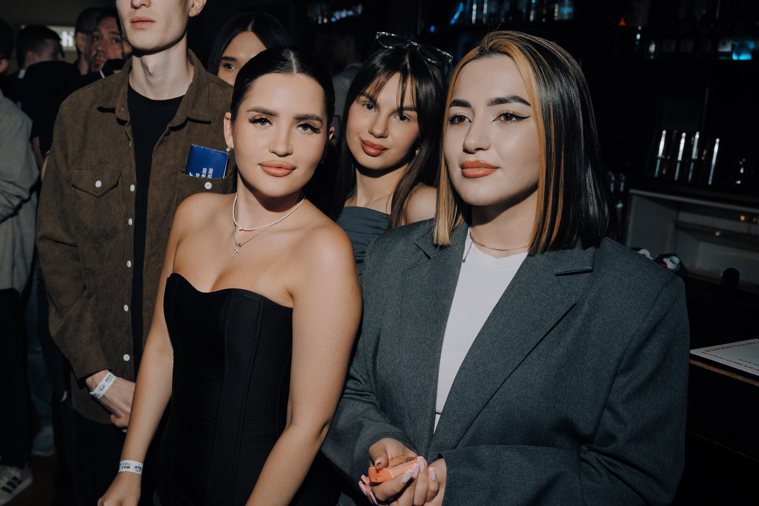 20 ЛЕТ МЕГАПОЛИС ЧЕЛЯБИНСК ХЕДЛАЙНЕР ЕЛКА. Репортажный фотограф Зуев Роман г. Челябинск