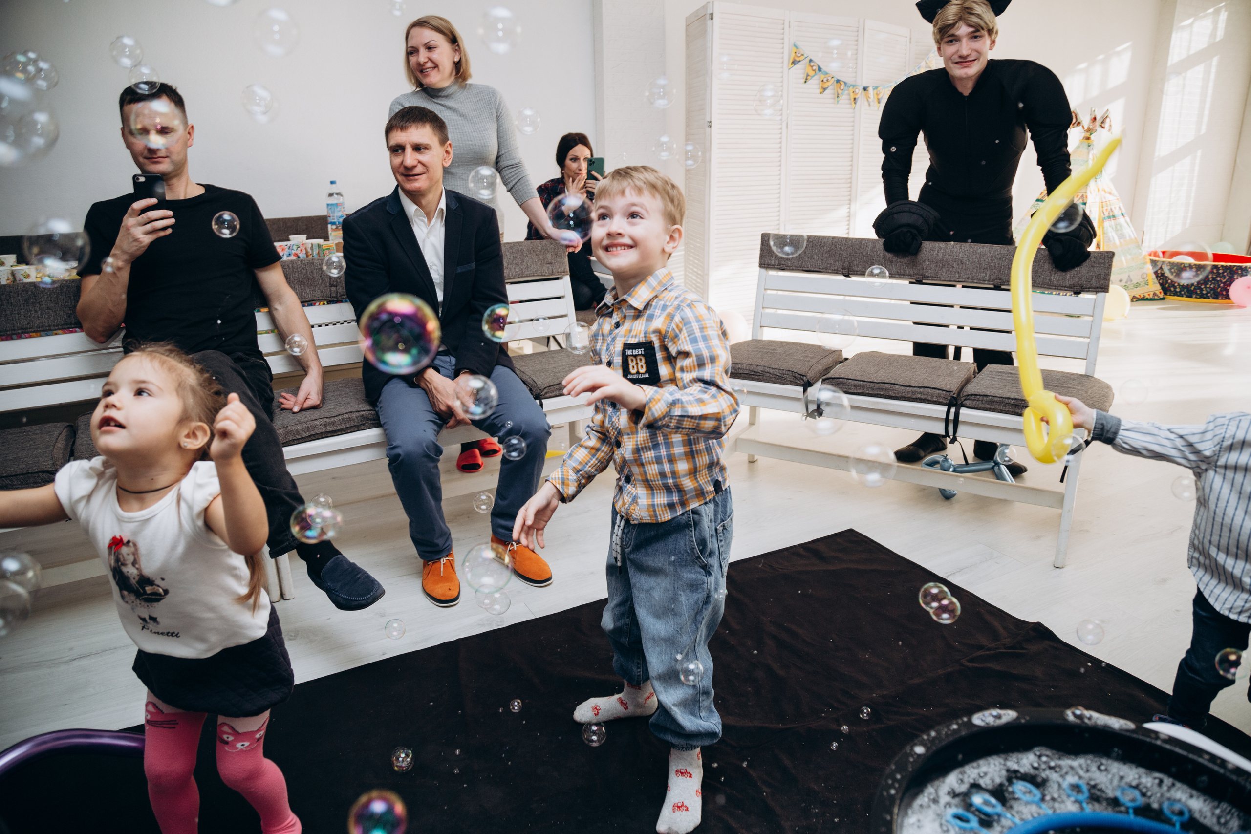 Шоу программы на детский праздник в Петропавловске-Камчатском. НиМиРоК — Праздничное агентство в Петропавловске-Камчатском