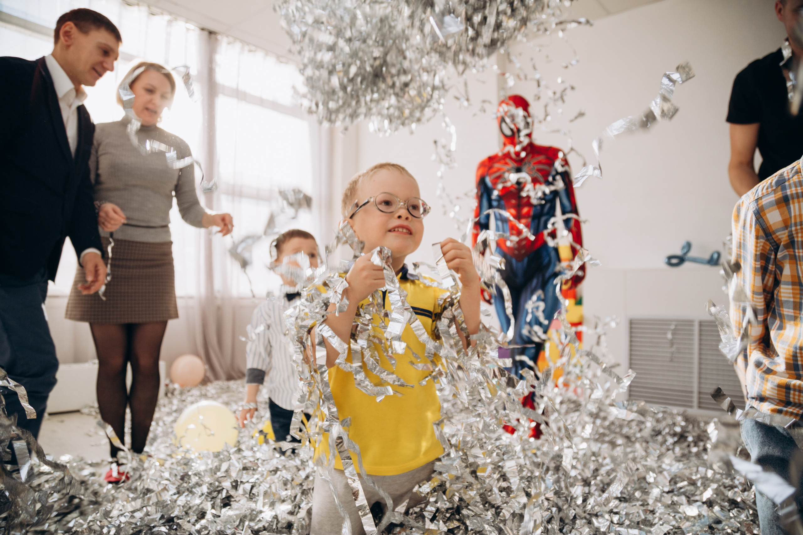 Шоу программы на детский праздник в Петропавловске-Камчатском. НиМиРоК — Праздничное агентство в Петропавловске-Камчатском