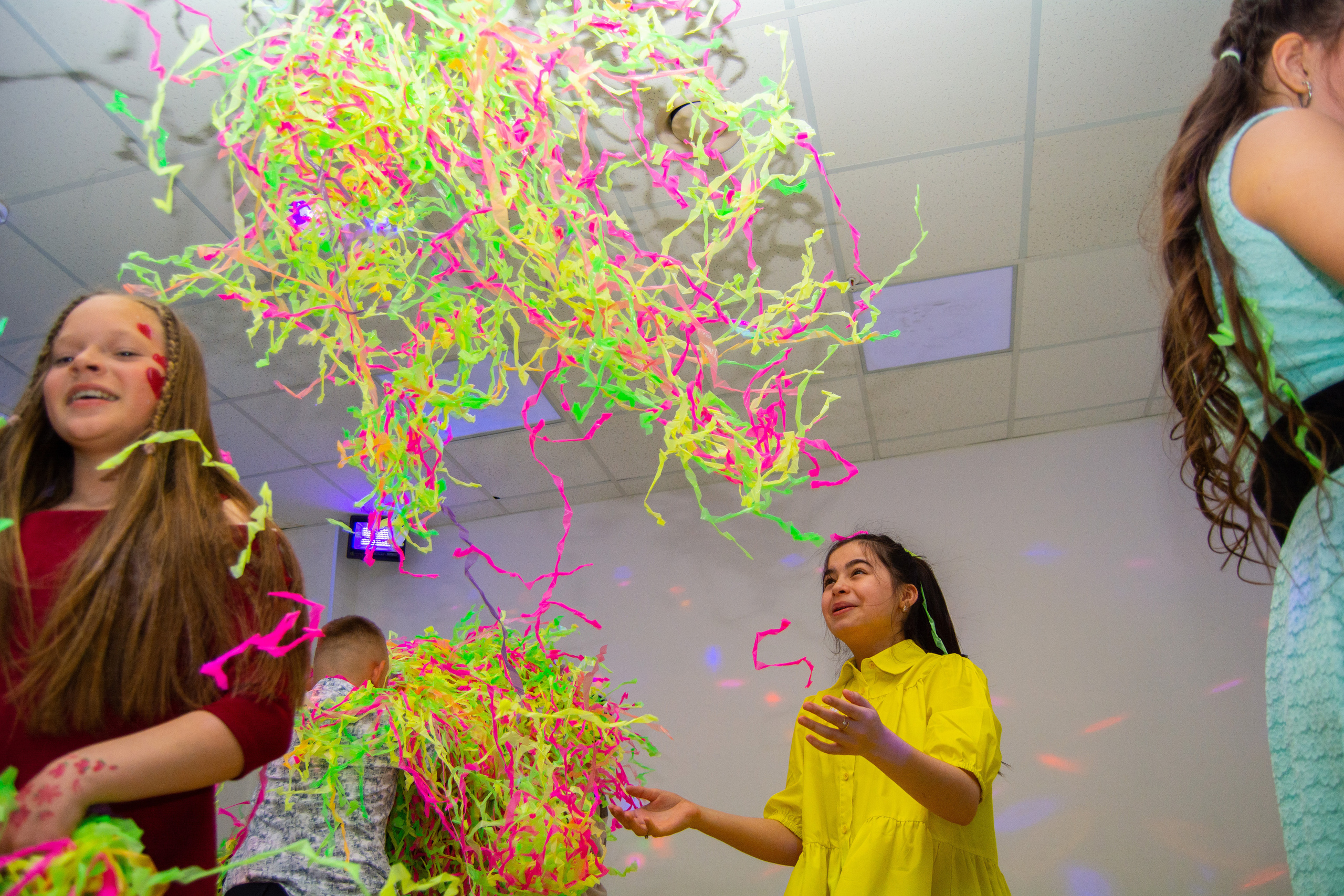 Шоу программы на детский праздник в Петропавловске-Камчатском. НиМиРоК — Праздничное агентство в Петропавловске-Камчатском