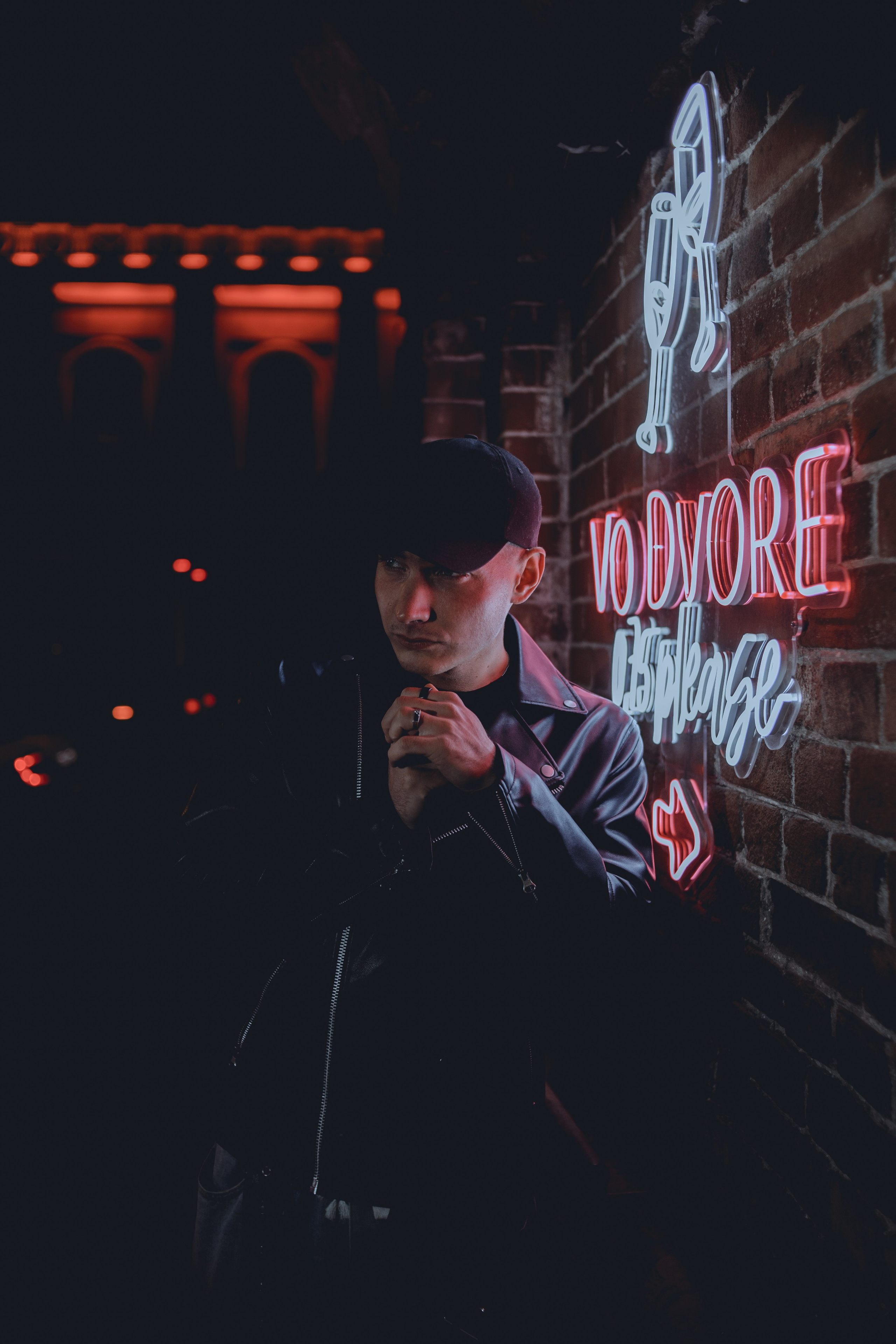 Евгений. Ночь и неон. Фотограф Регина Крикунова г. Красноярск