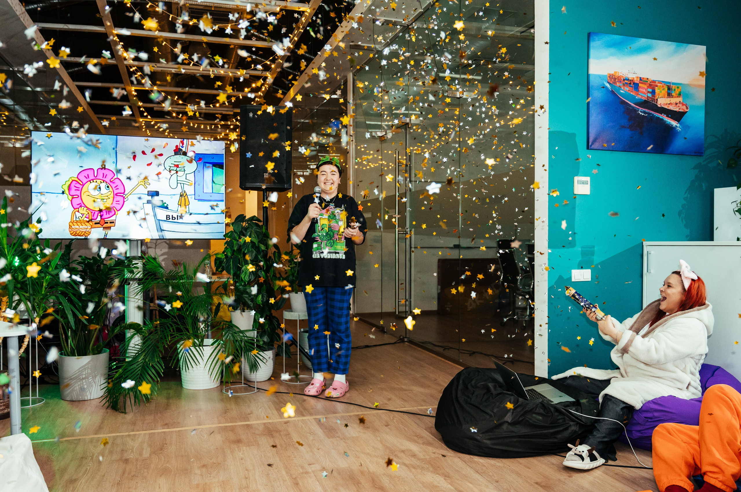 Фотосъёмка корпоратива в офисе в Санкт-Петербурге. Анастасия Петрович фотограф, фотокорреспондент в Москве и Санкт-Петербурге. Фотосъёмка репортажа, мероприятия, корпоративная съёмка, контент