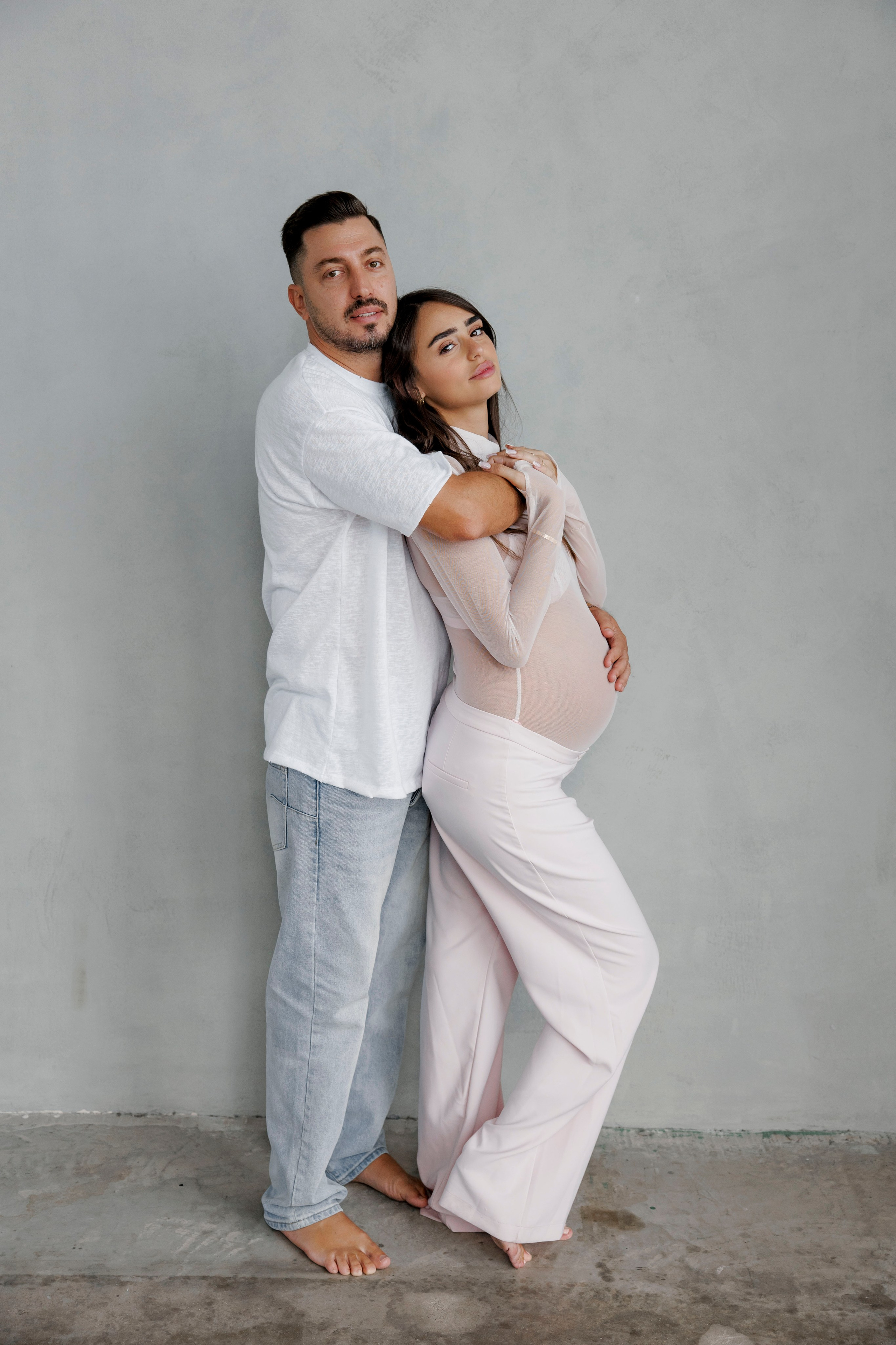 Pregnancy photoshoot inside the studio in Tel Aviv. Главная