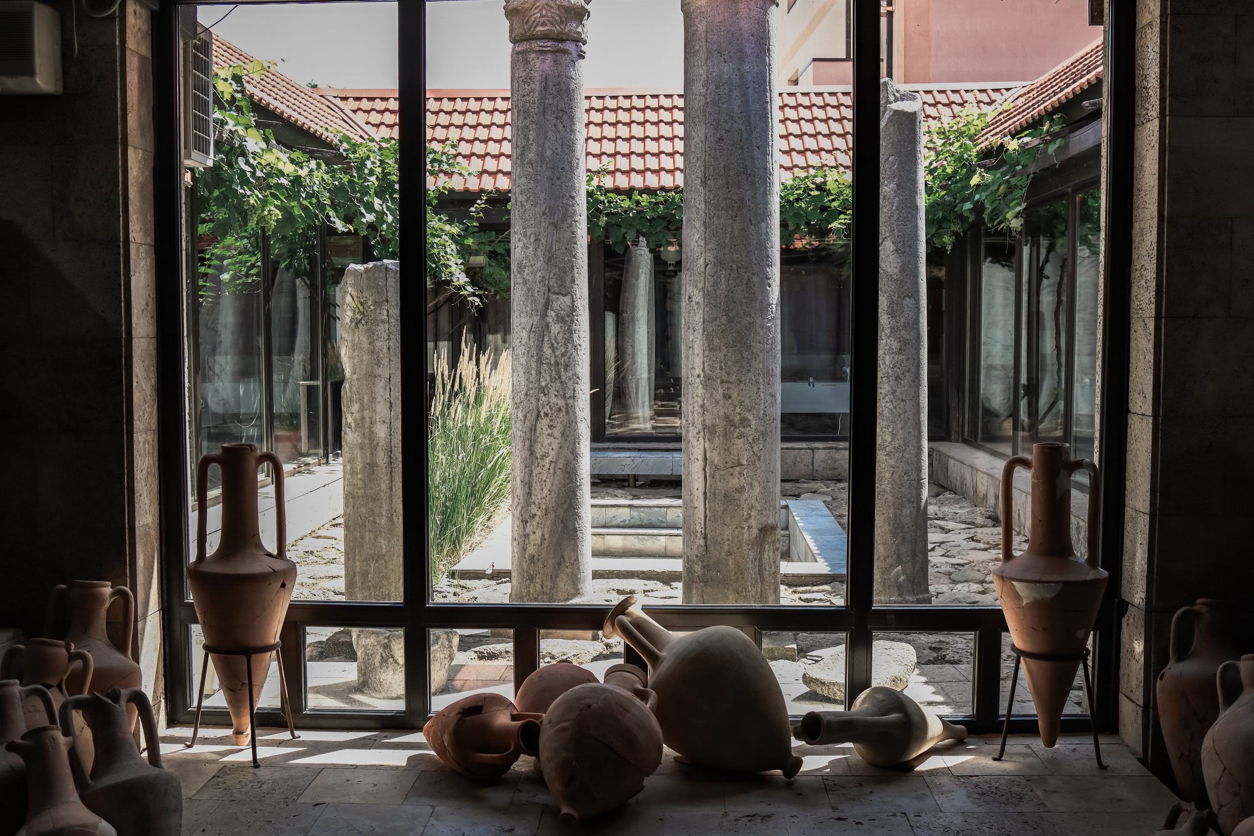 Тамань. Женский портрет и немного больше в Санкт-Петербурге