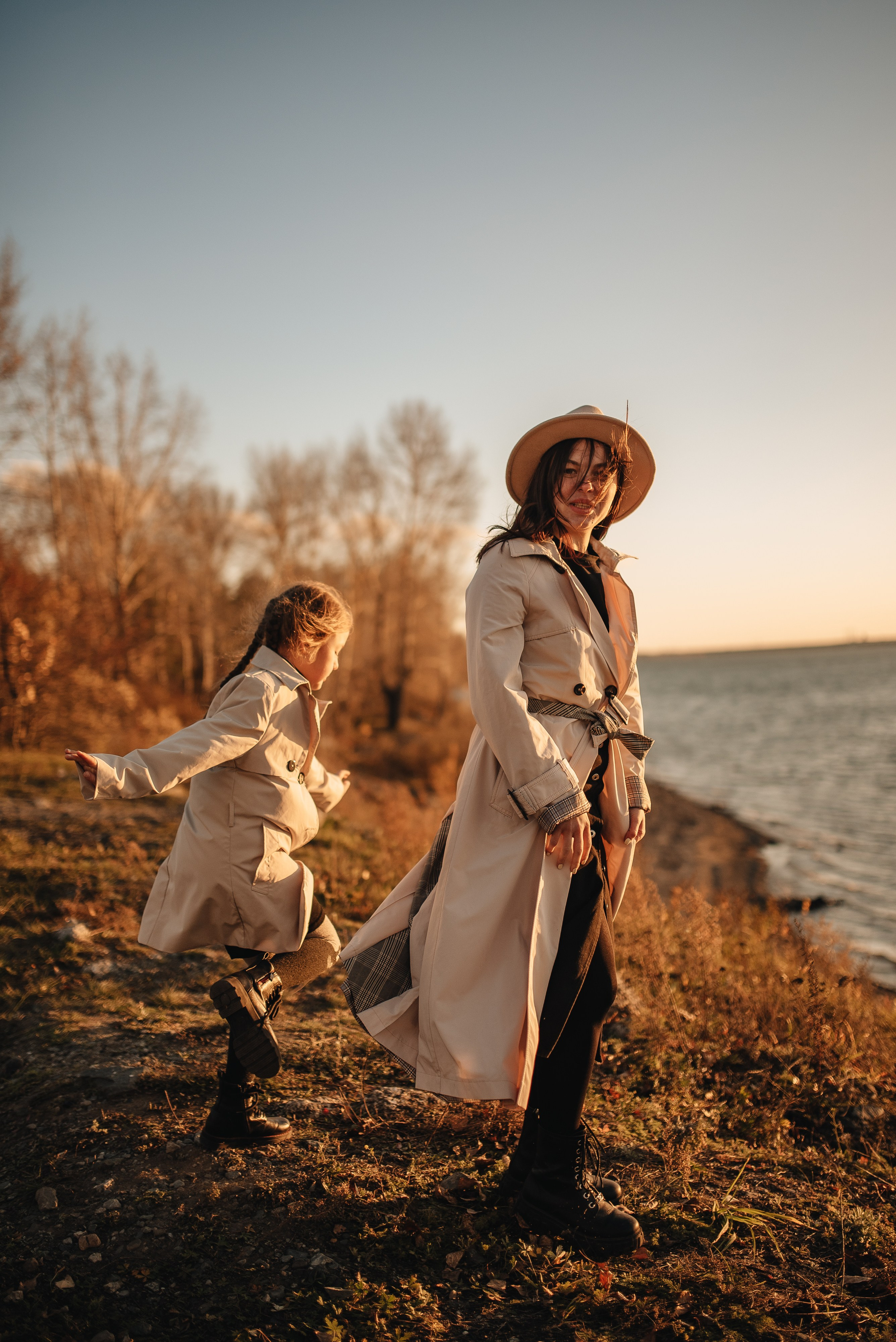 Катя и Варя (маяк). Семейная фотосессия в Новосибирске от фотографа Ольги Коваль