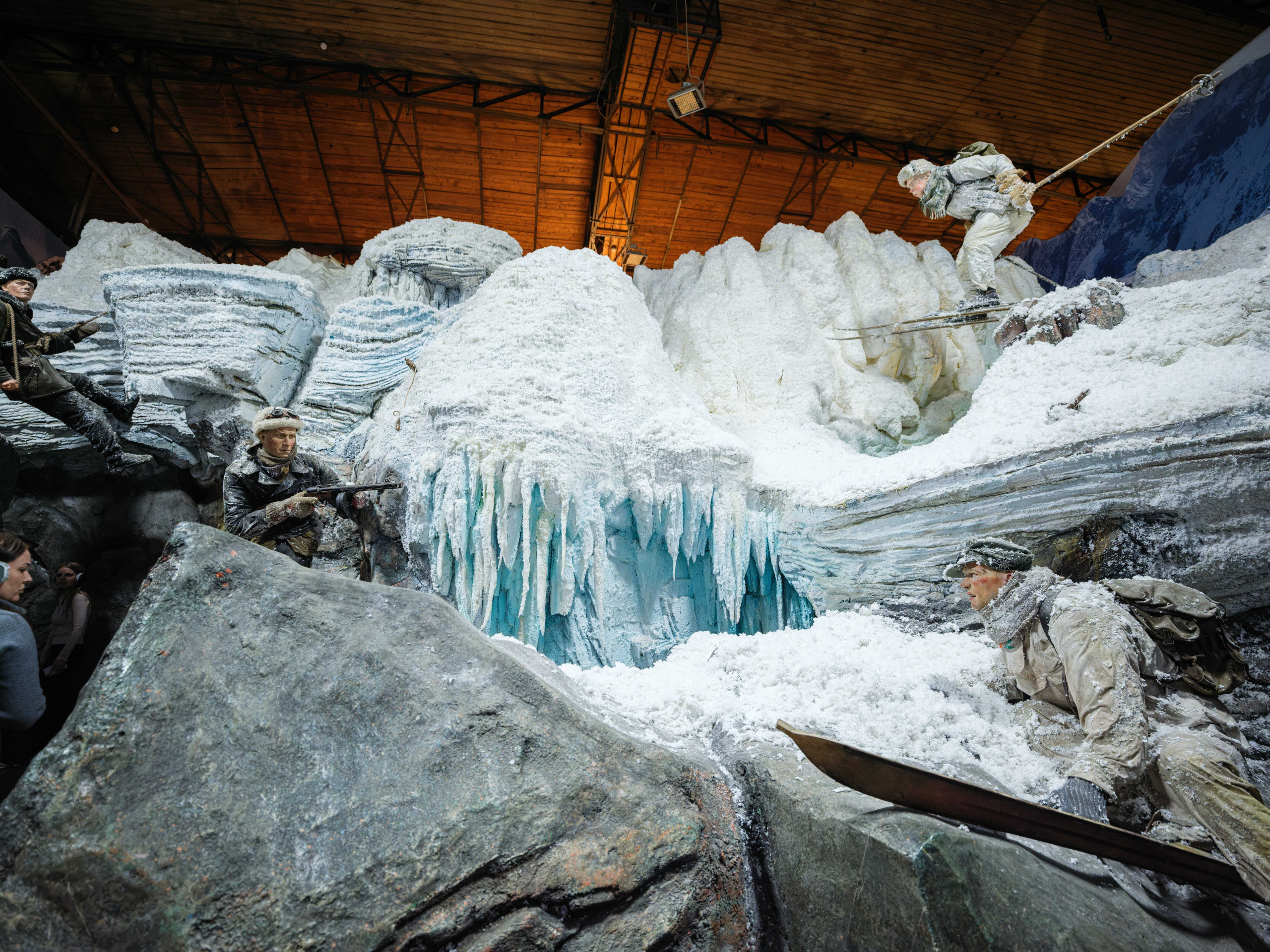 Пропавшие в кинохронике. Фотограф Балаев Михаил