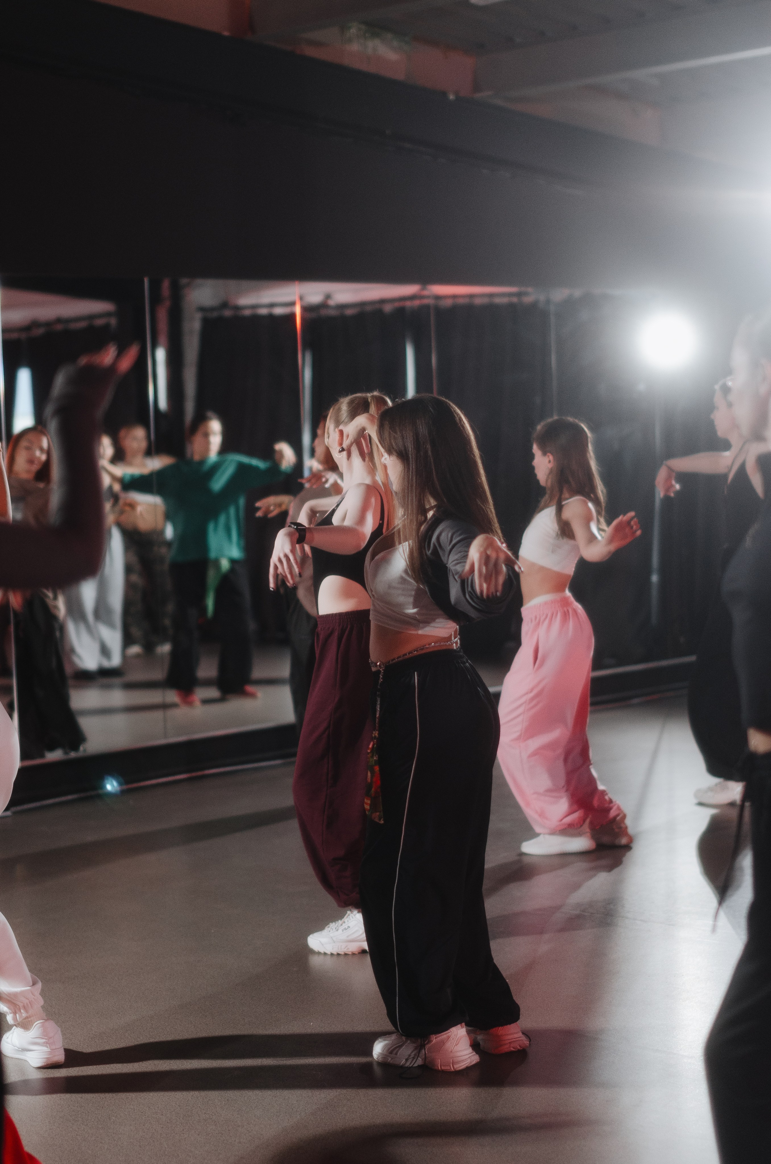 Мастер-классы по High Heels/Girly hip-hop от Оксаны ATTA. Денисова Аля — фотограф для парных съемок и индивидуальных историй в Барнауле