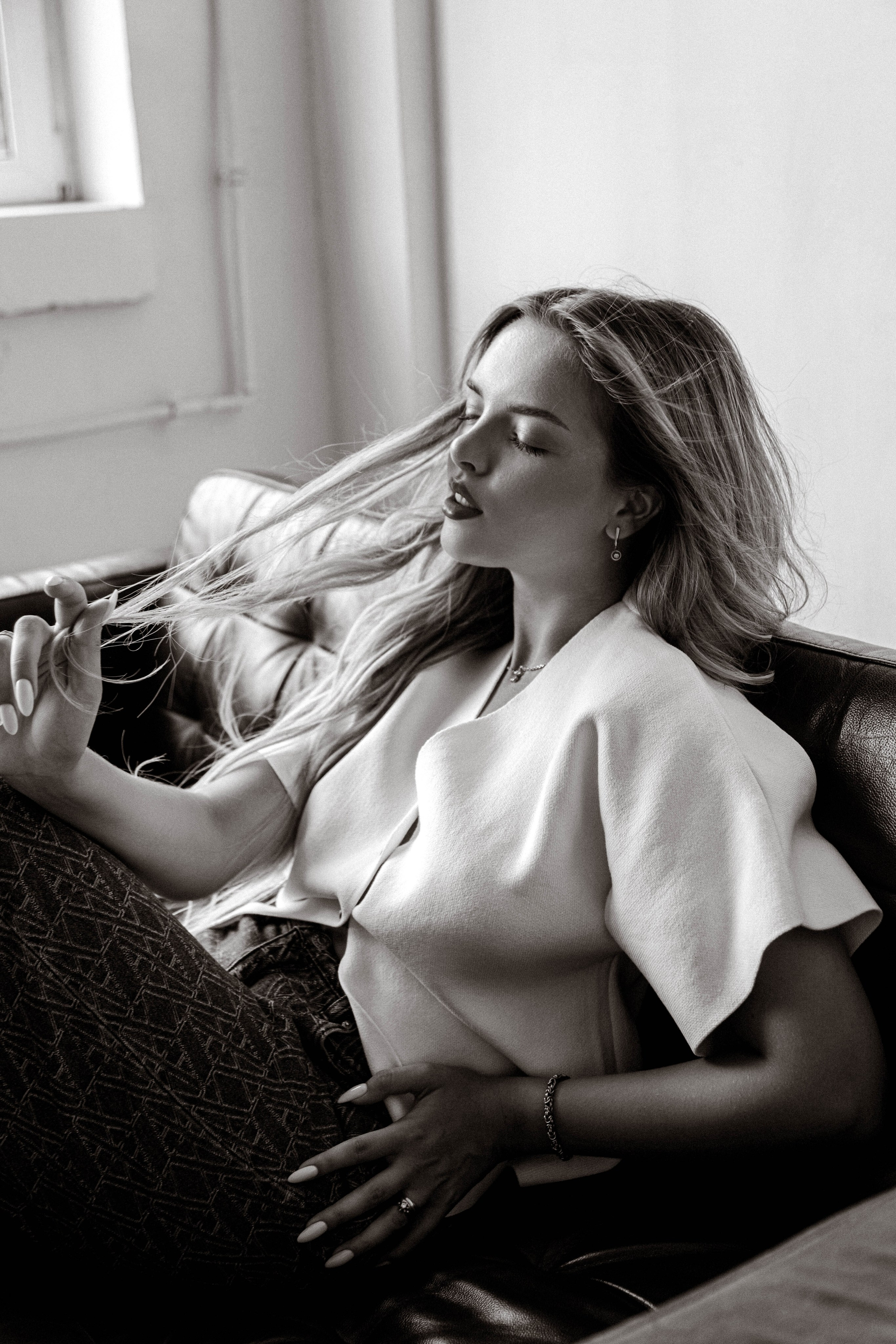 Катя. Минимализм в студии. Фотограф Ксения Третьякова, Санкт-Петербург