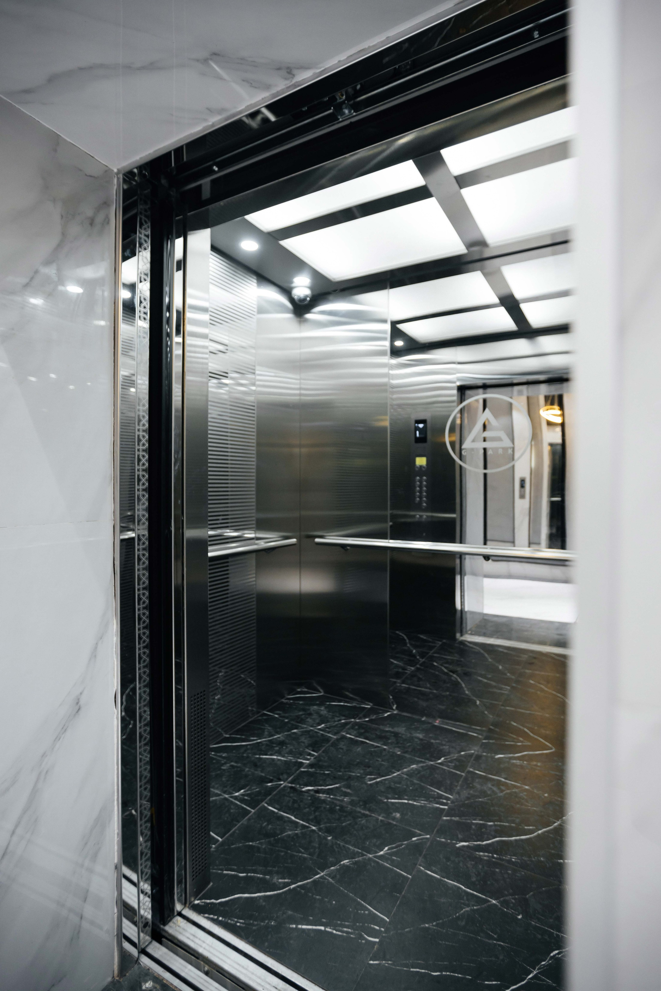 Проект 4. Lift Master. Дата: март 2023. Профессиональный фотограф в городе Астана/Алматы Даурен Сембаев