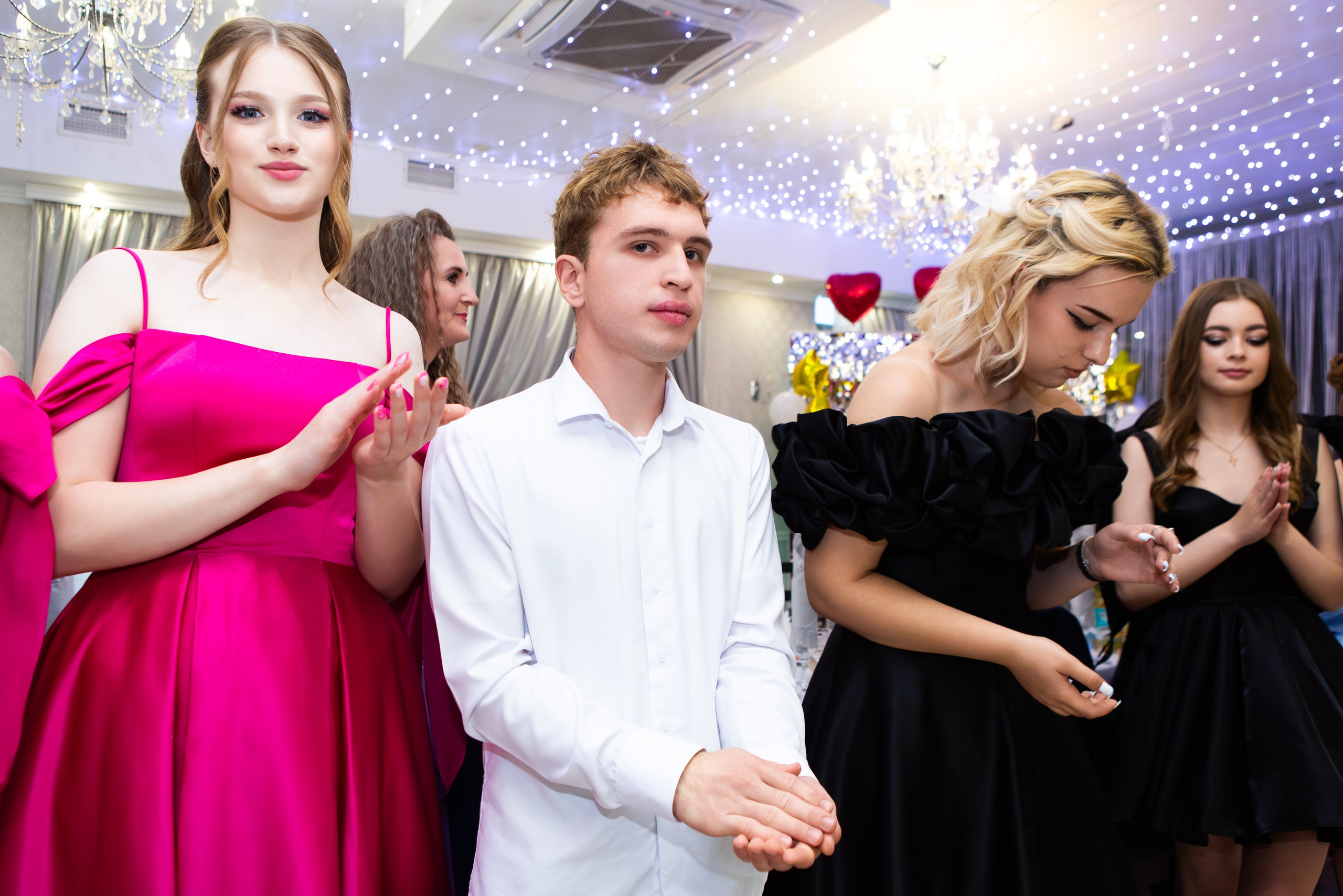 ВЫПУСКНОЙ ВЕЧЕР 2025 4 ШКОЛА. Профессиональный фотограф в Мценске и Орловской области