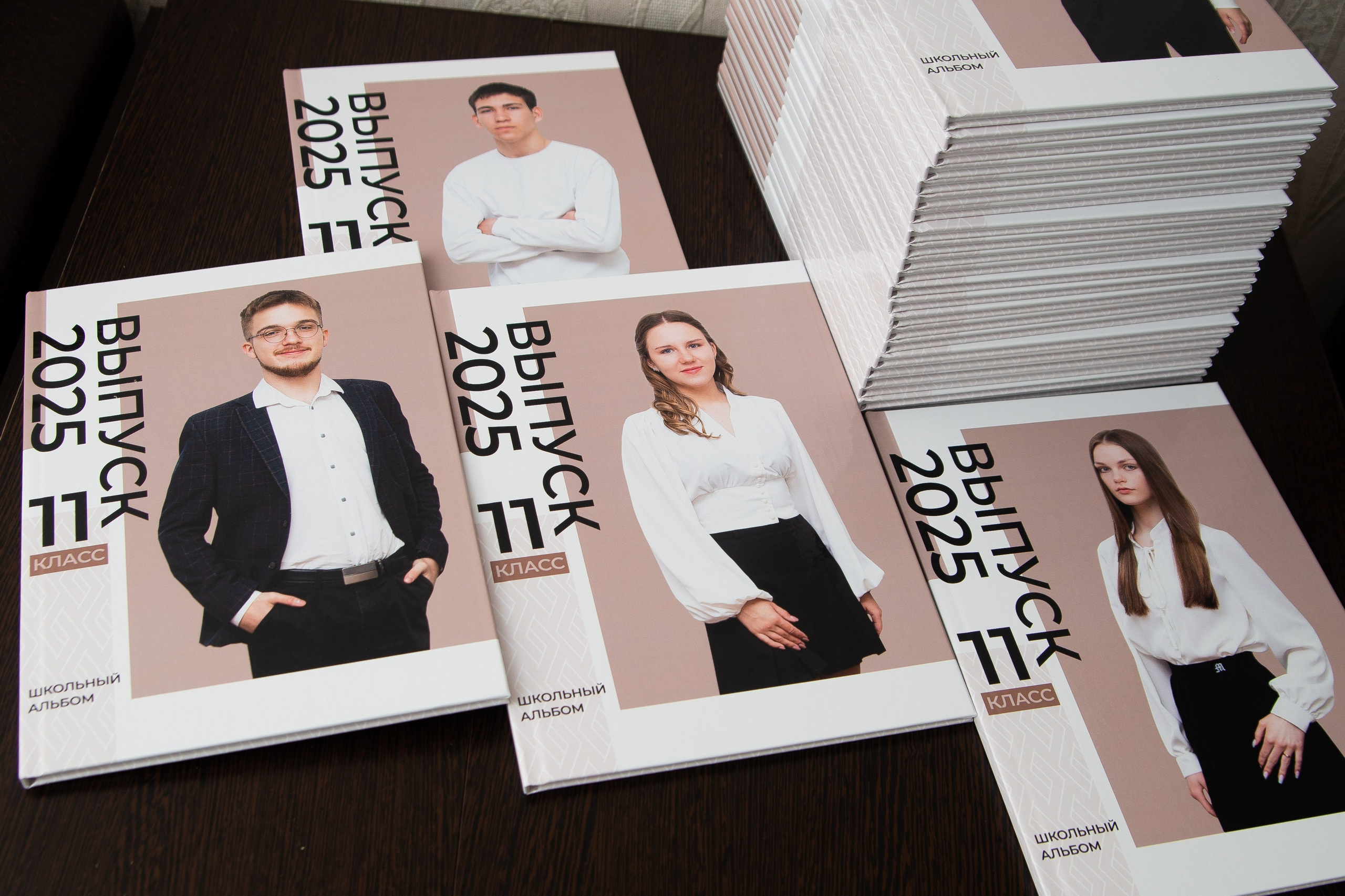 Альбом 5 разворотов Старшая Школа. Выпускные Альбомы и Фотосессии п. Кавалерово
