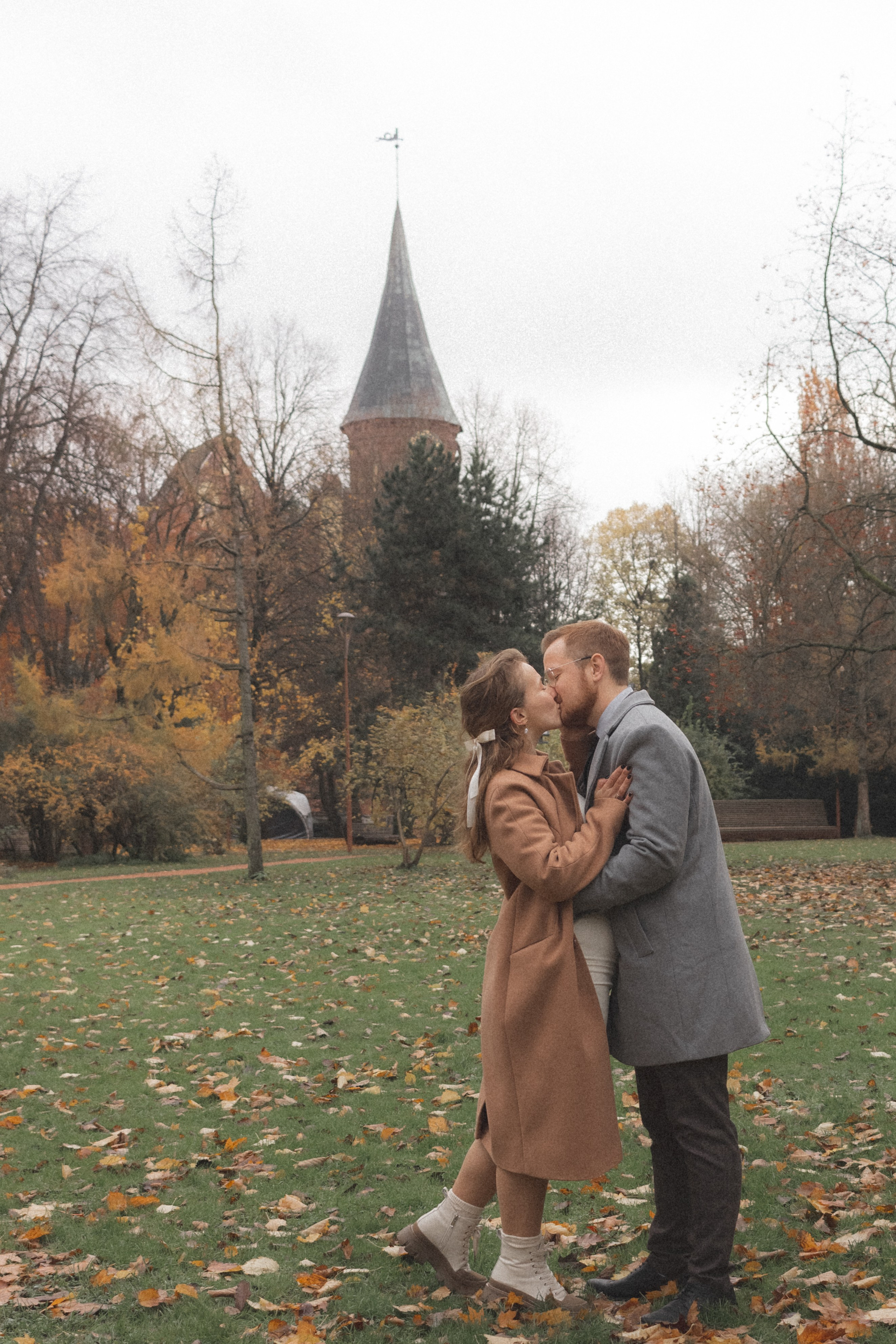 Фотосессия lovestory Калининград на острове Канта. Портретный фотограф в Калининграде Рита Холодова