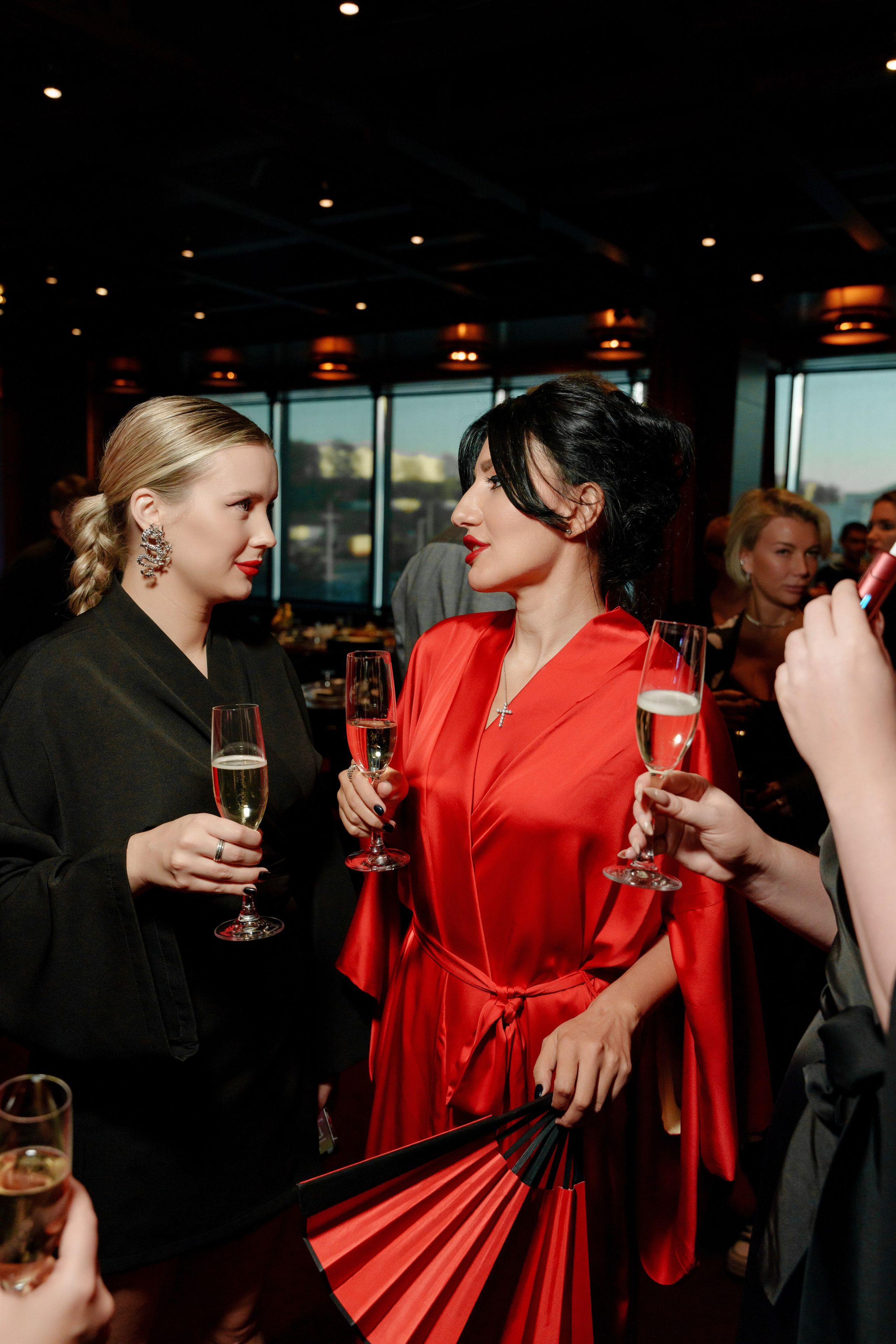 Репортажный фотограф на день рождения в ресторане KAI. Репортажный фотограф Москва Сергей Дружинин