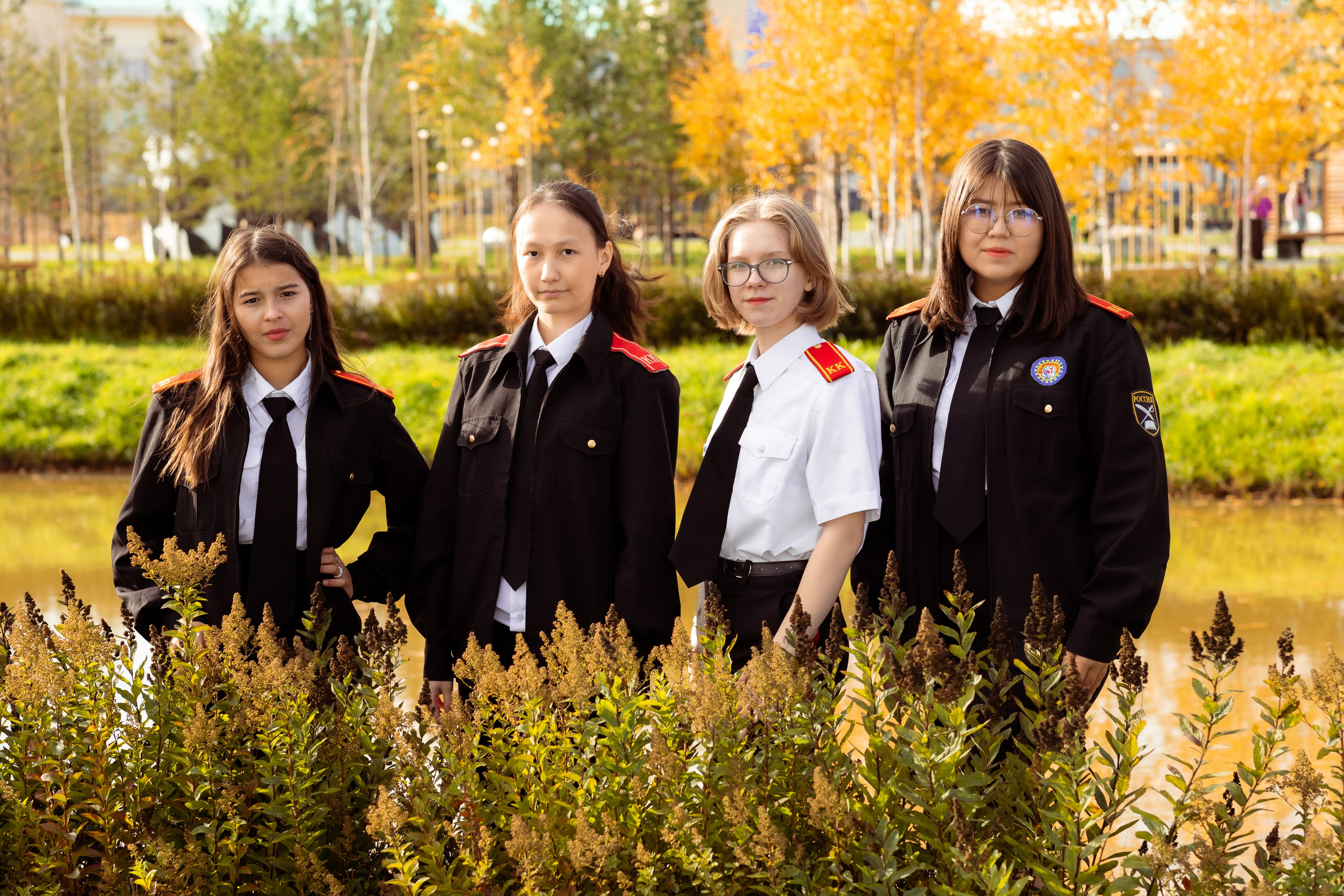 Фотосессия выпускников, школьников в осеннем парке