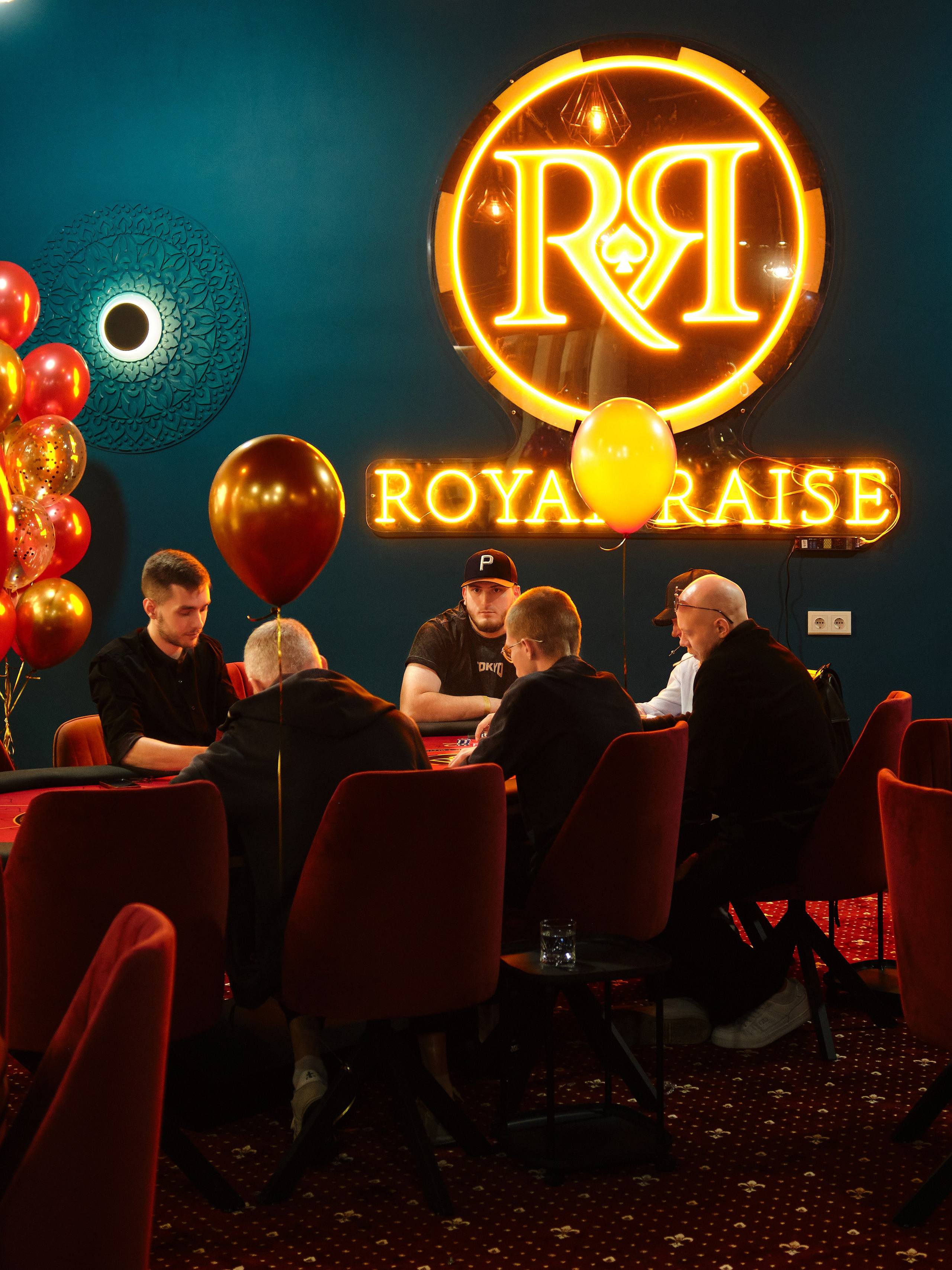 Royal Raise. Лесник Вячеслав — фотограф в Москве | Фэшн, коммерческая и репортажная съемка