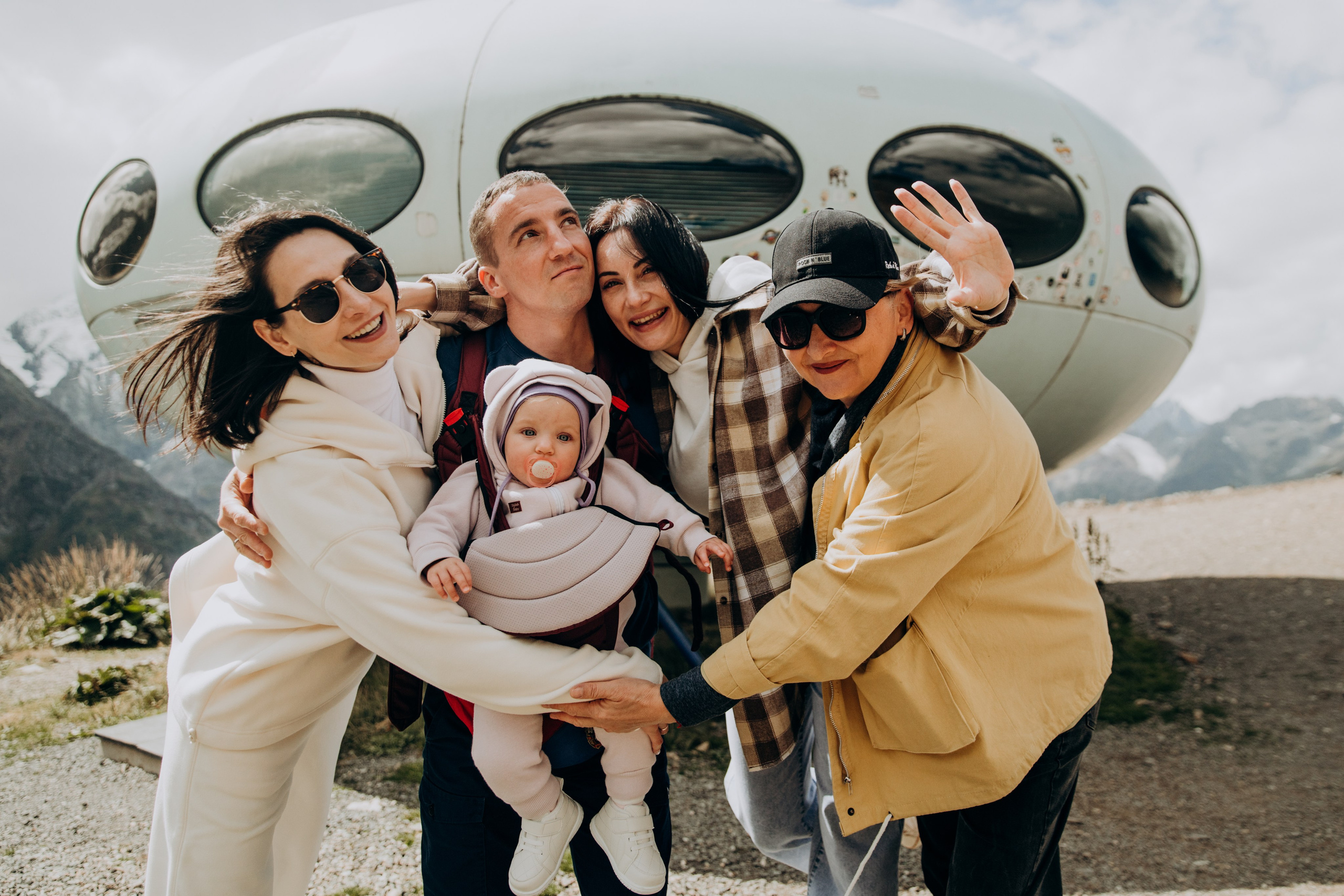 Юля с семьей, Домбай. Портфолио