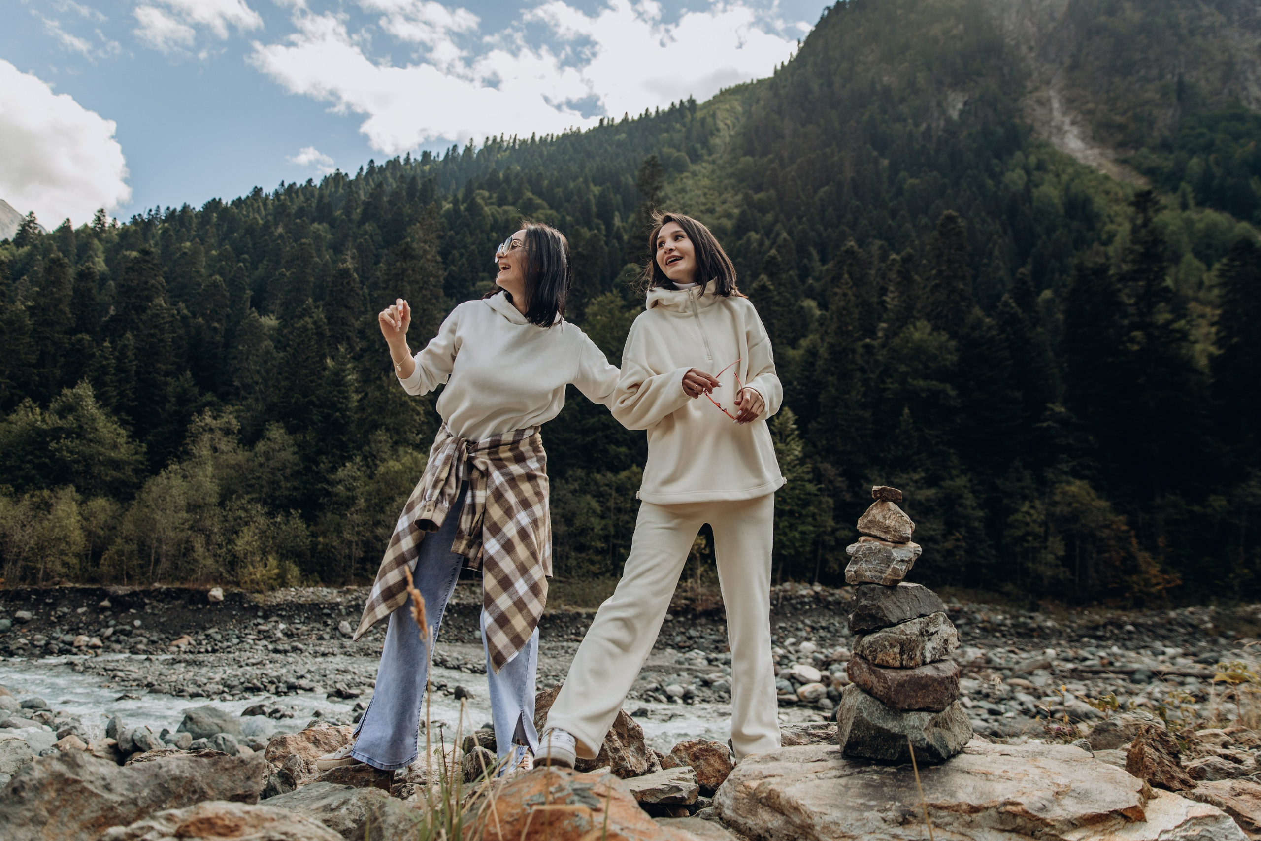 Юля с семьей, Домбай. Портфолио