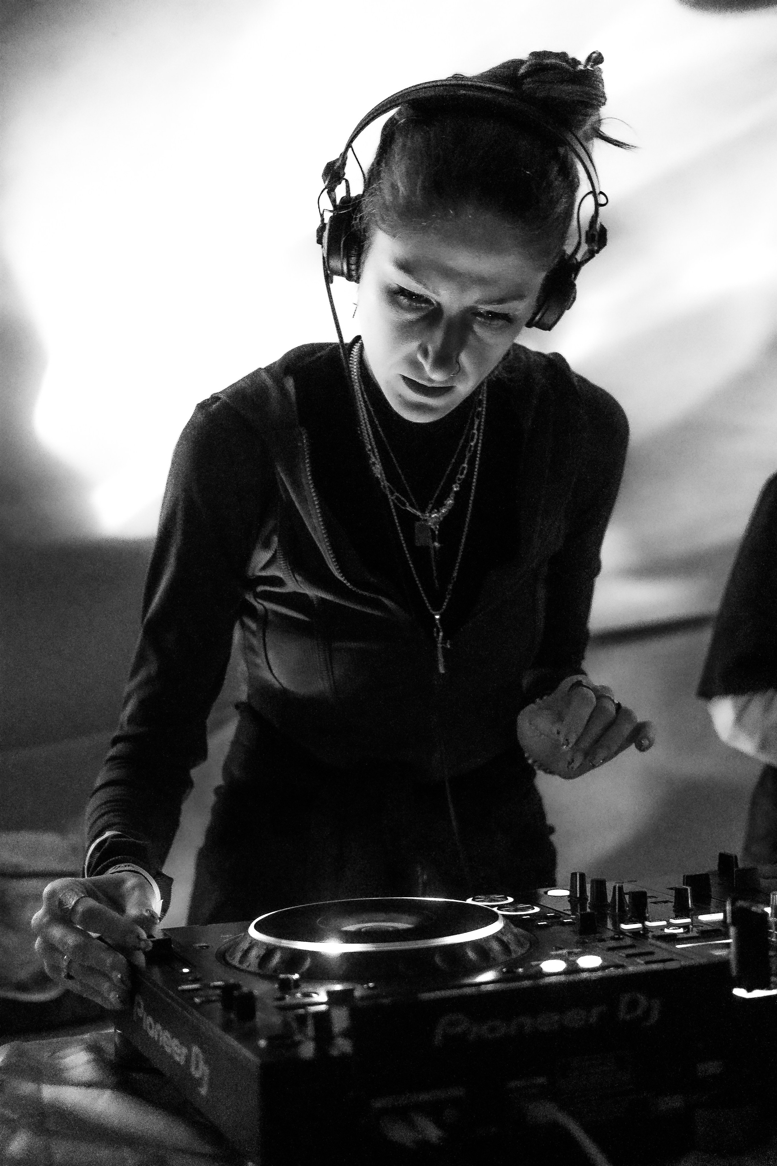 Невротик 14.02.25. Софа Катастрофа, Одичание. фотохудожница, креативный продюсер, автор. Nude, eros, портретный фотограф