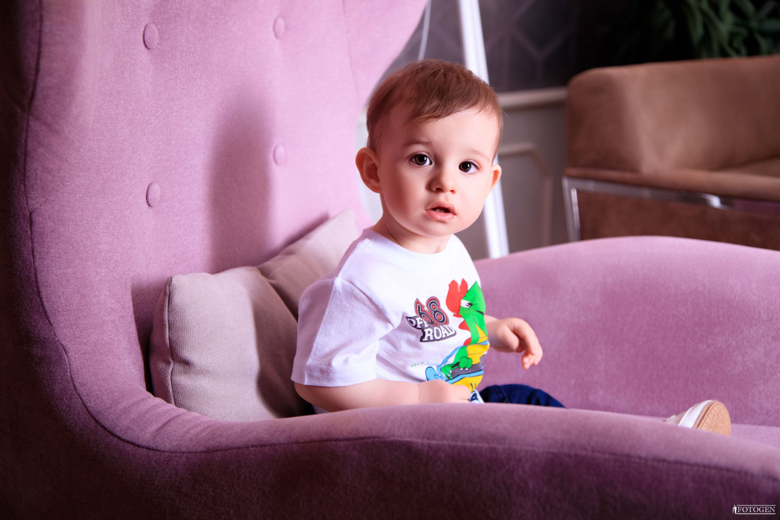 Семейная фотосессия: мама, папа и малыш | Портфолио Fotogen. Интерьерная фотостудия FOTOGEN г. Краснодар