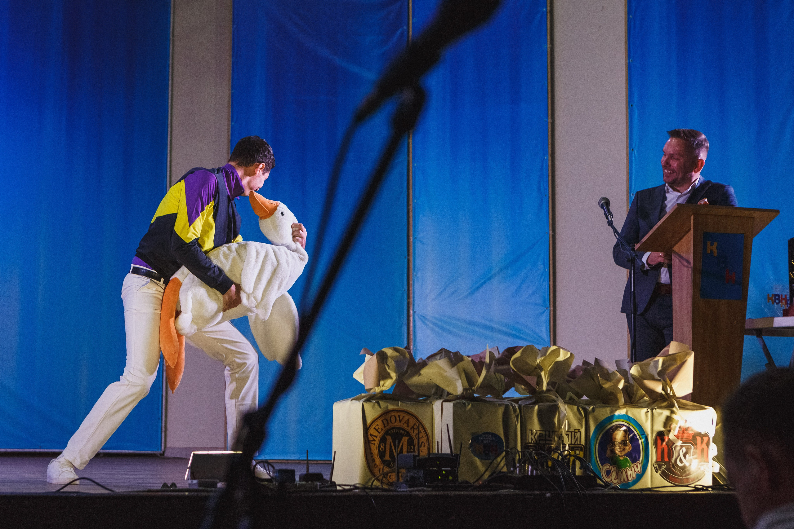 Шутки с уголка: Весёлый день с КВН в Парке Горького Таганрога. Свадебный и семейный фотограф в Таганроге Бакарюк Антон