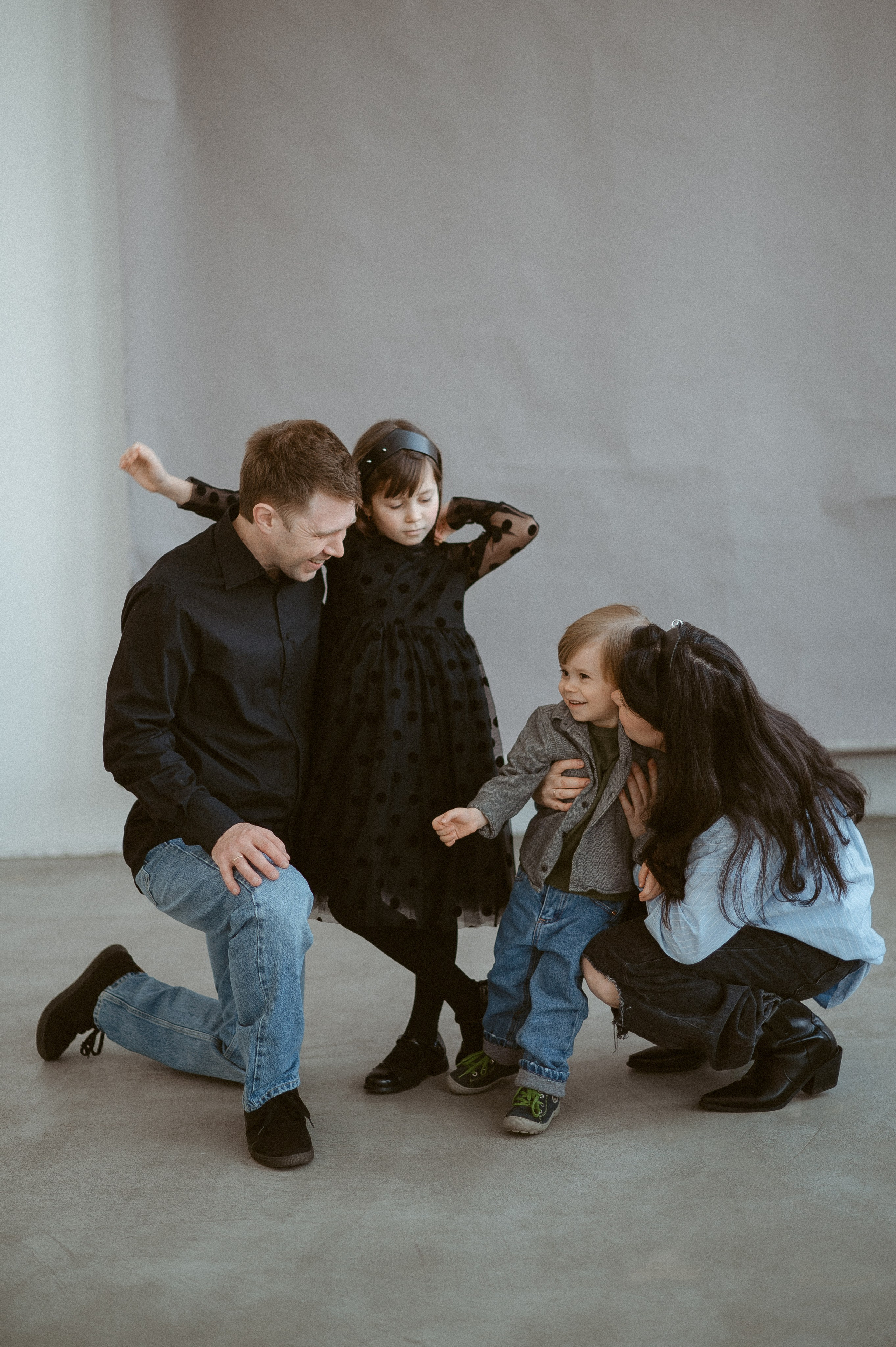 Семейная фотосессия в студии. Свадебный фотограф в Ярославле Денис Медоваров