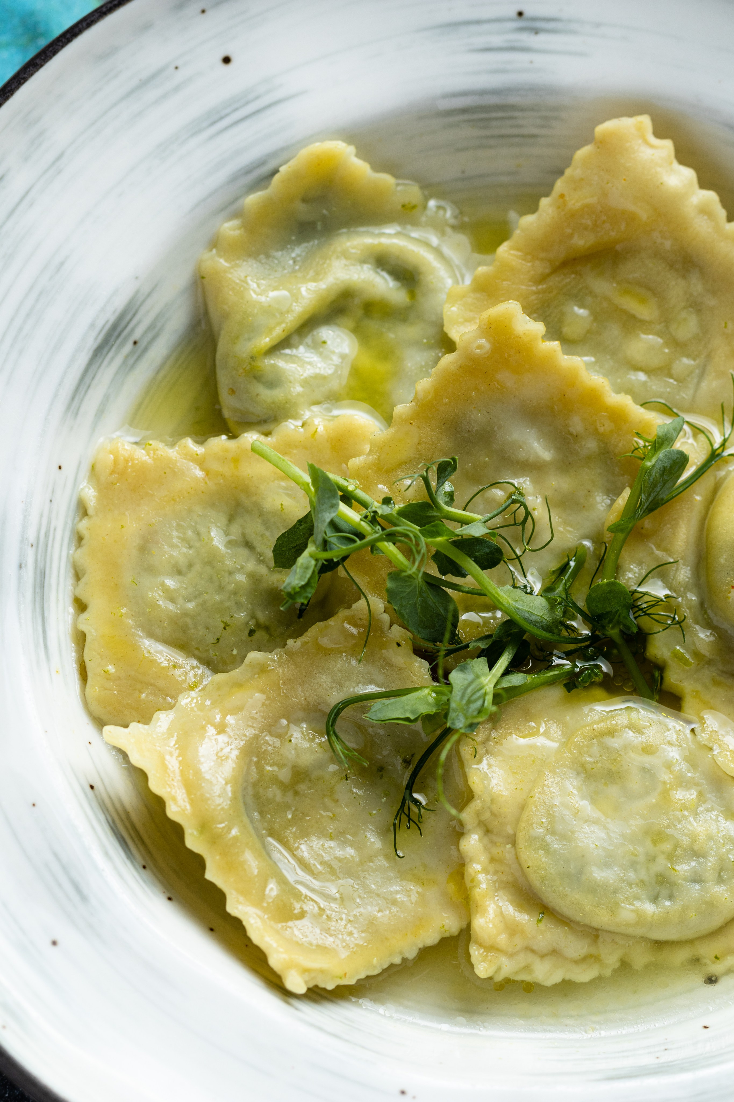 Фото итальянских равиоли со шпинатом и рикоттой