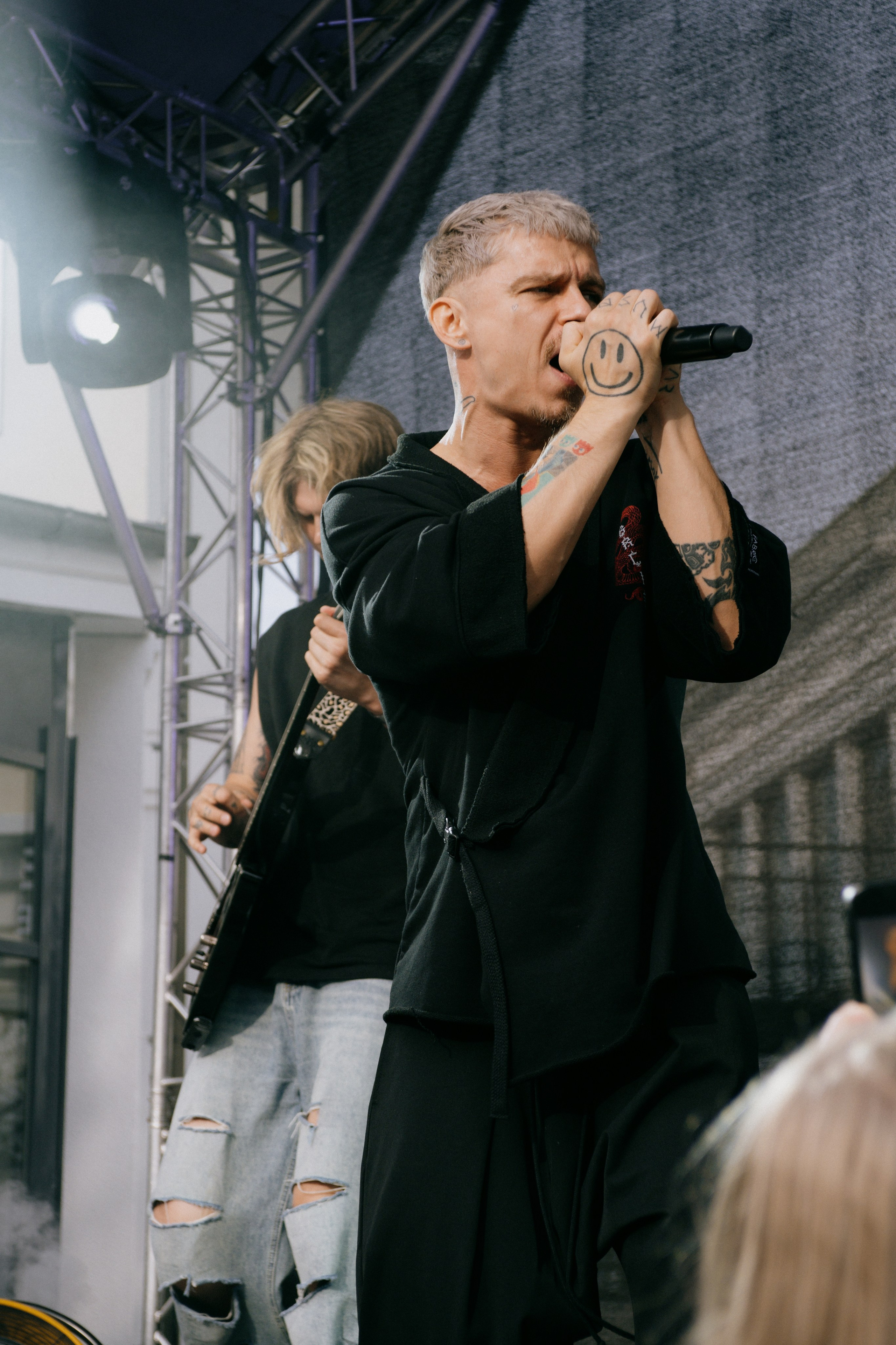 OK Mag SUMMER FEST 2025. Бэкстейдж и репортажный фотограф в Москве Артем Онацко