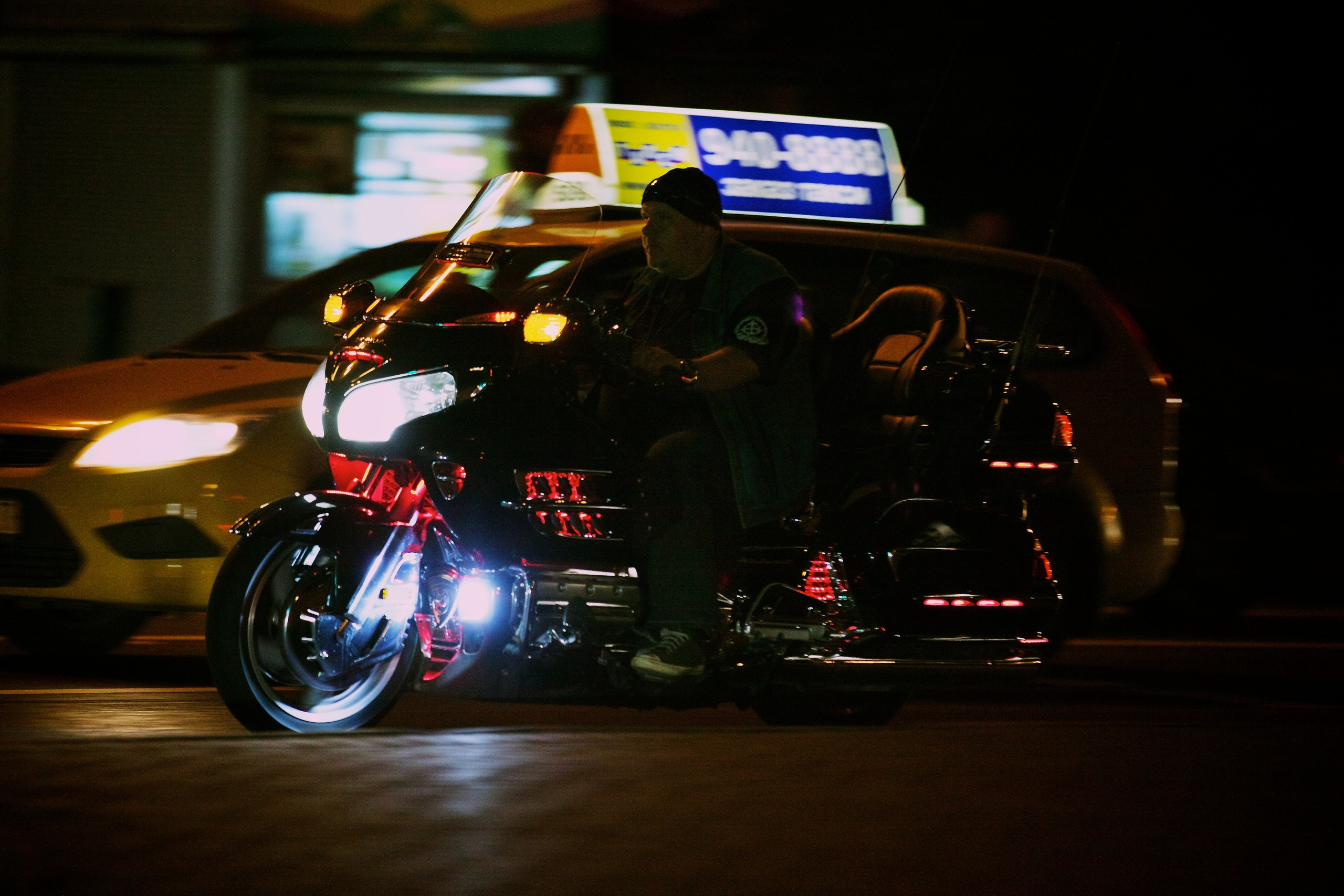 Байкеры и город. DMITRY MOISEENKO — фотограф, художник, топ-стилист