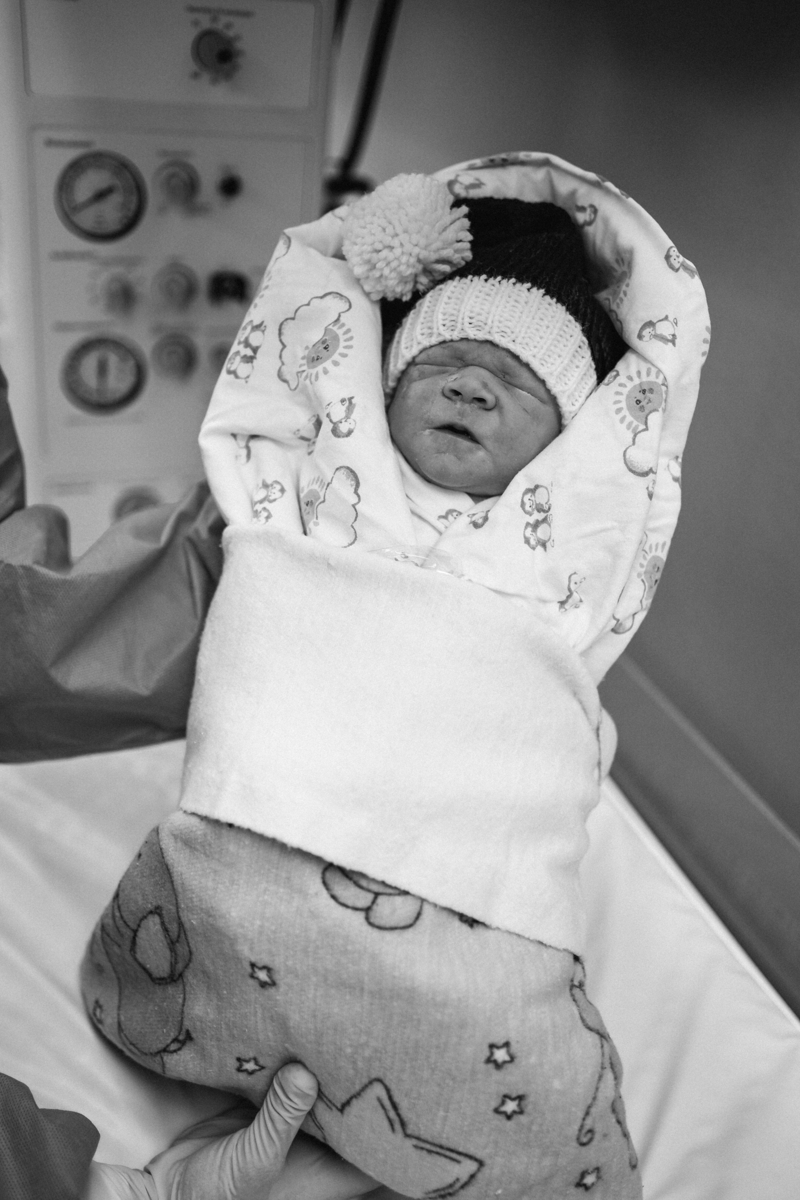 Съемка родов ЧБ. Фотограф и видеограф на роды в Москве Подшивалова Полина