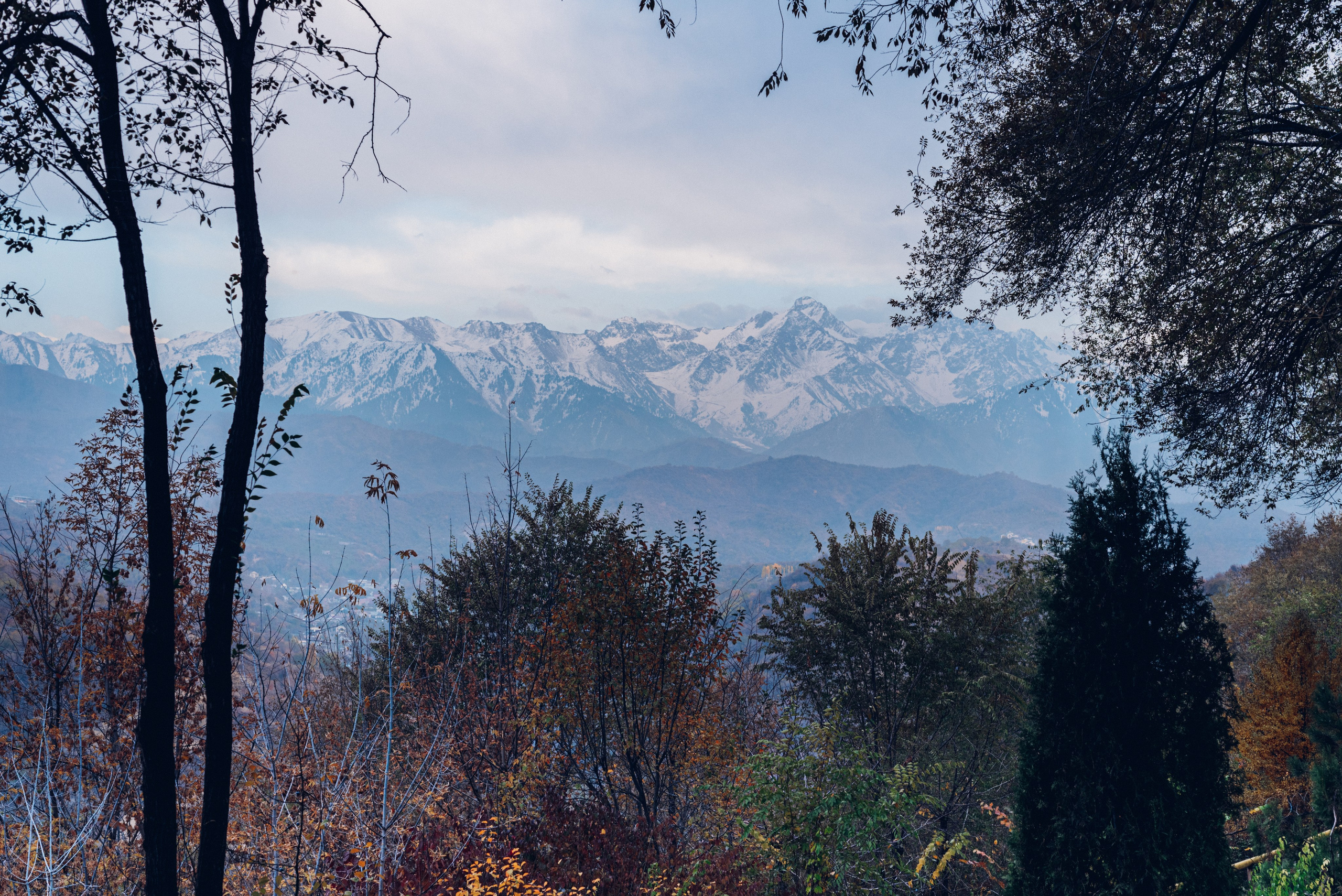 Путешествие по Алмате рекламного фотографа из Гуанчжоу. Коммерческий и предметный фотограф в Гуанчжоу Коваленко Александр