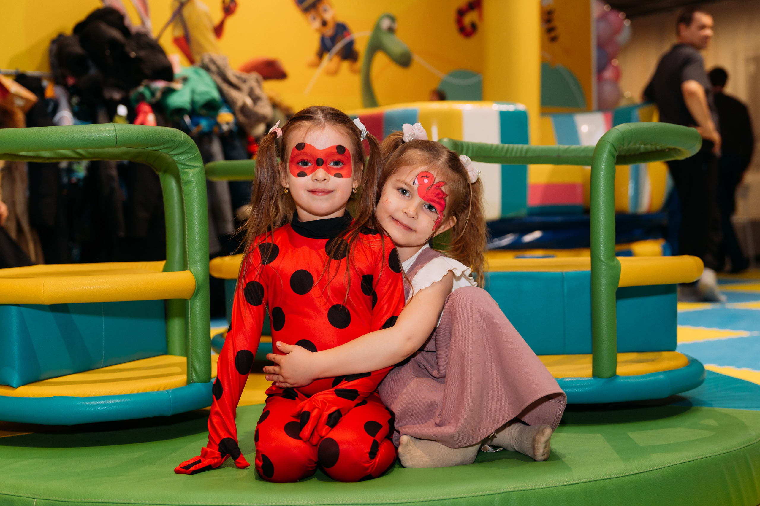 День рождения в игровой. СВАДЕБНЫЙ ФОТОГРАФ КРАСНОЯРСК