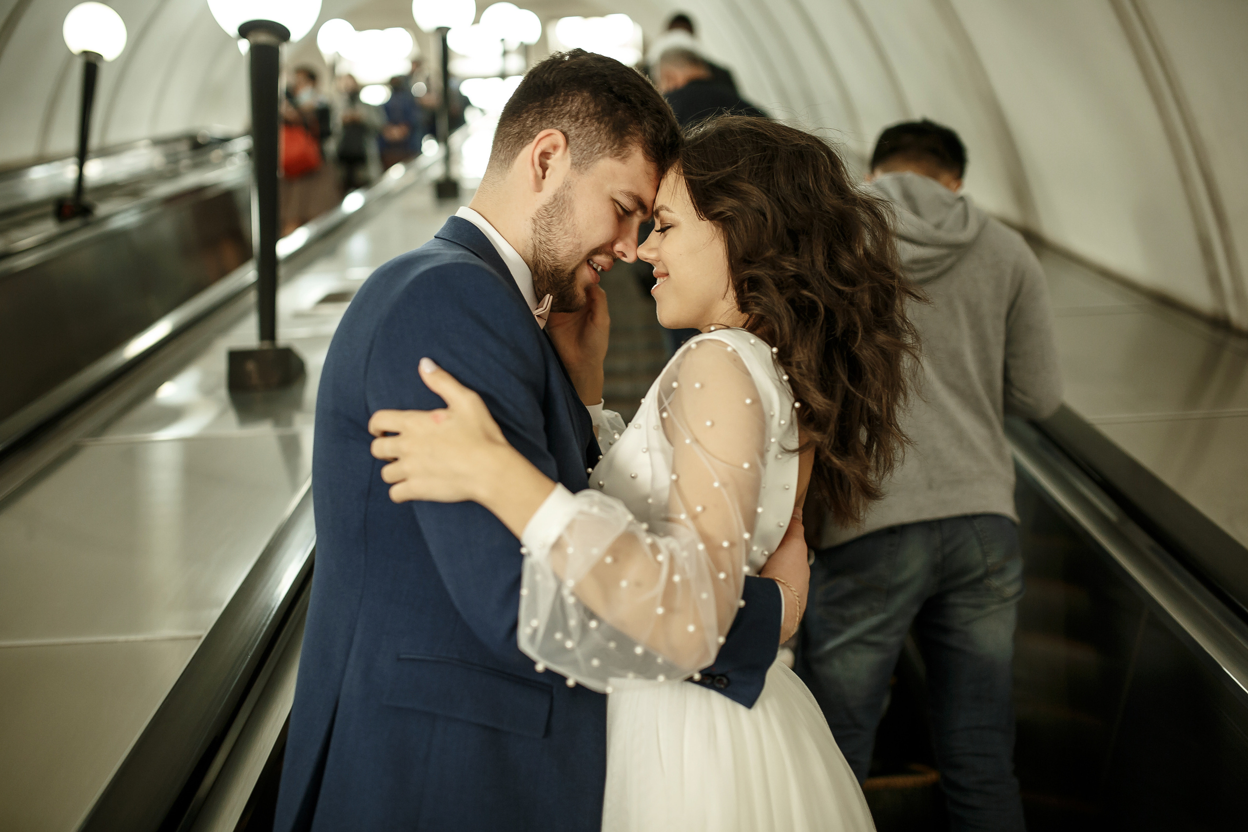 Лавстори в метро. Свадебный фотограф Колесников Антон