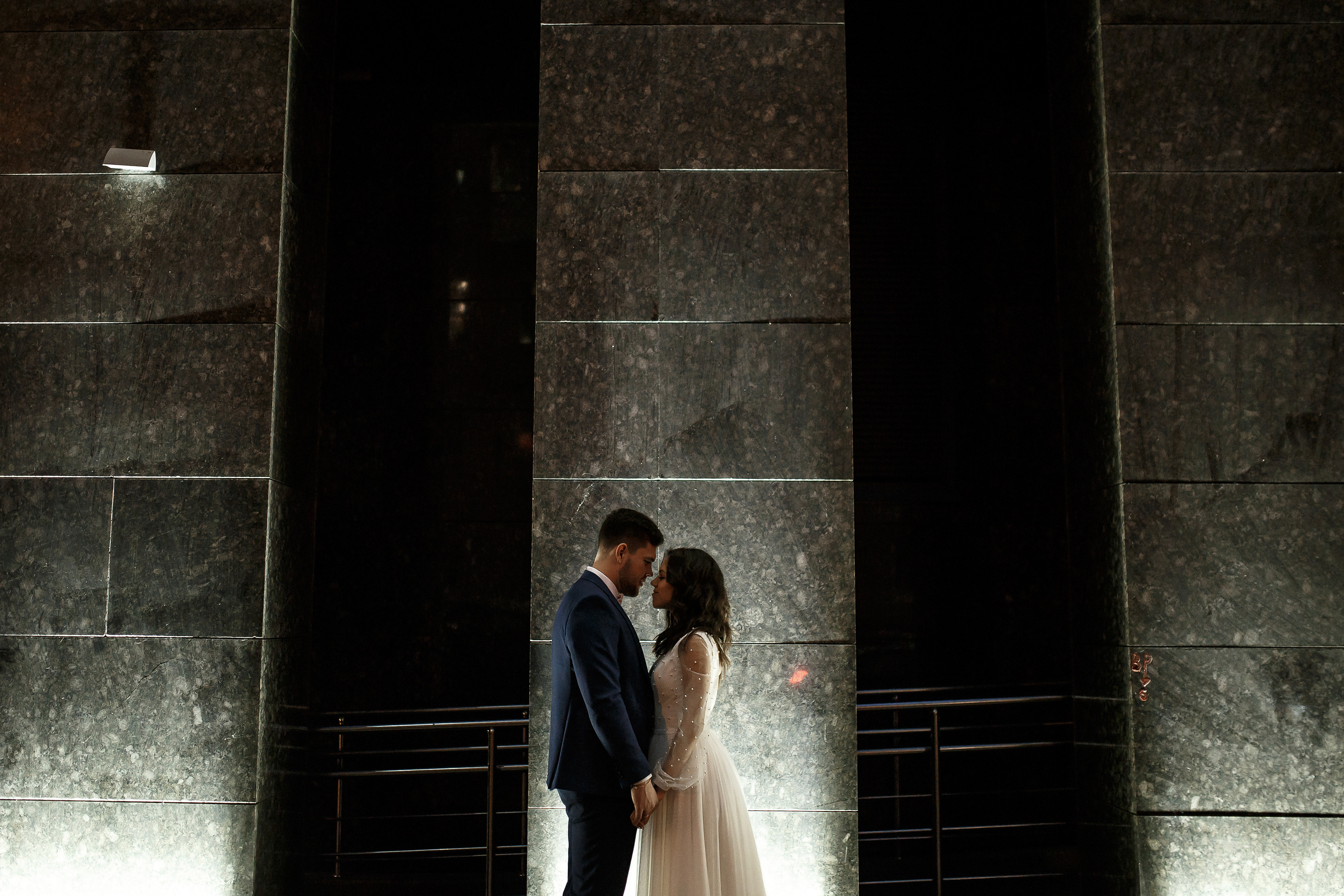 Лавстори в метро. Свадебный фотограф Колесников Антон