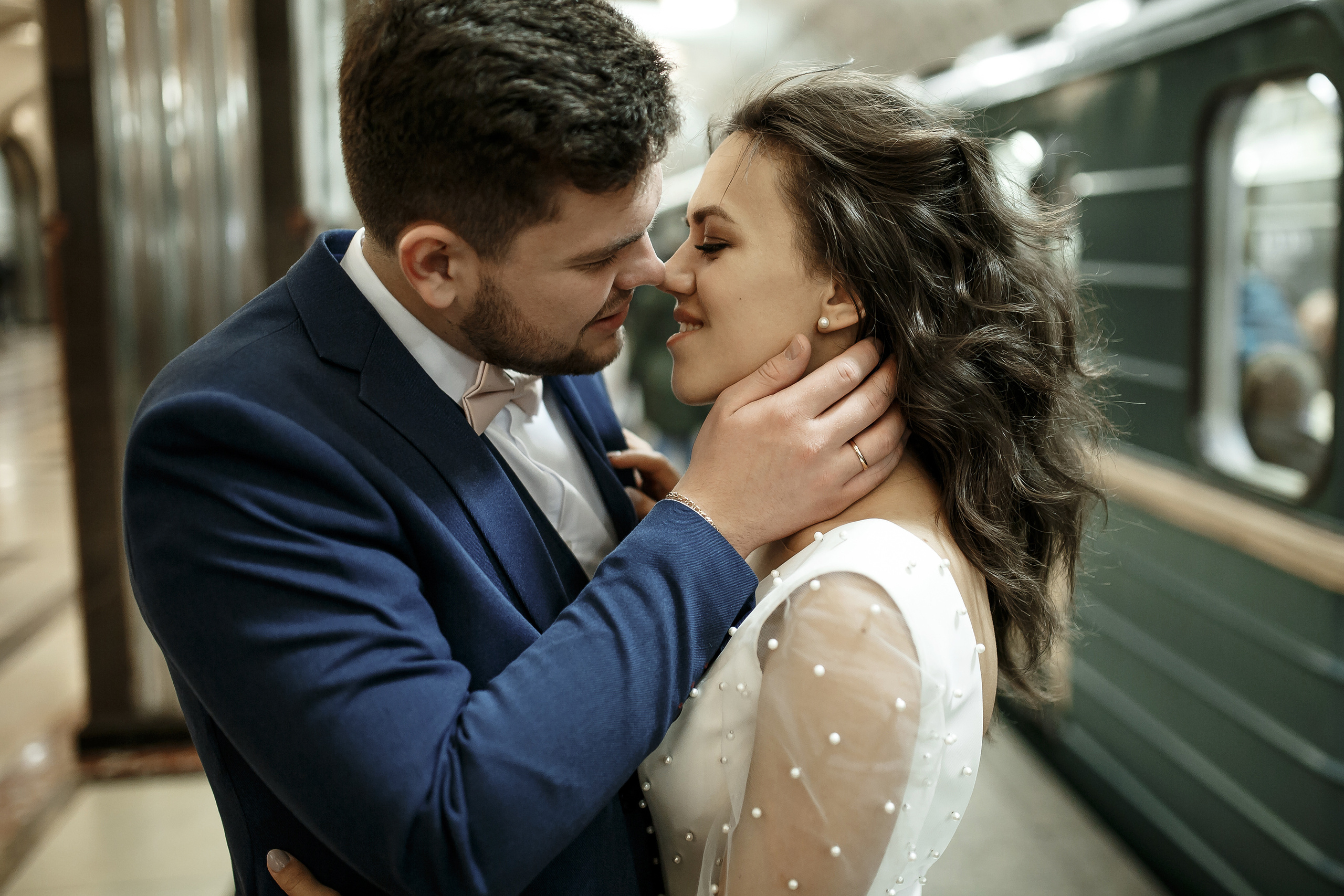 Лавстори в метро. Свадебный фотограф Колесников Антон