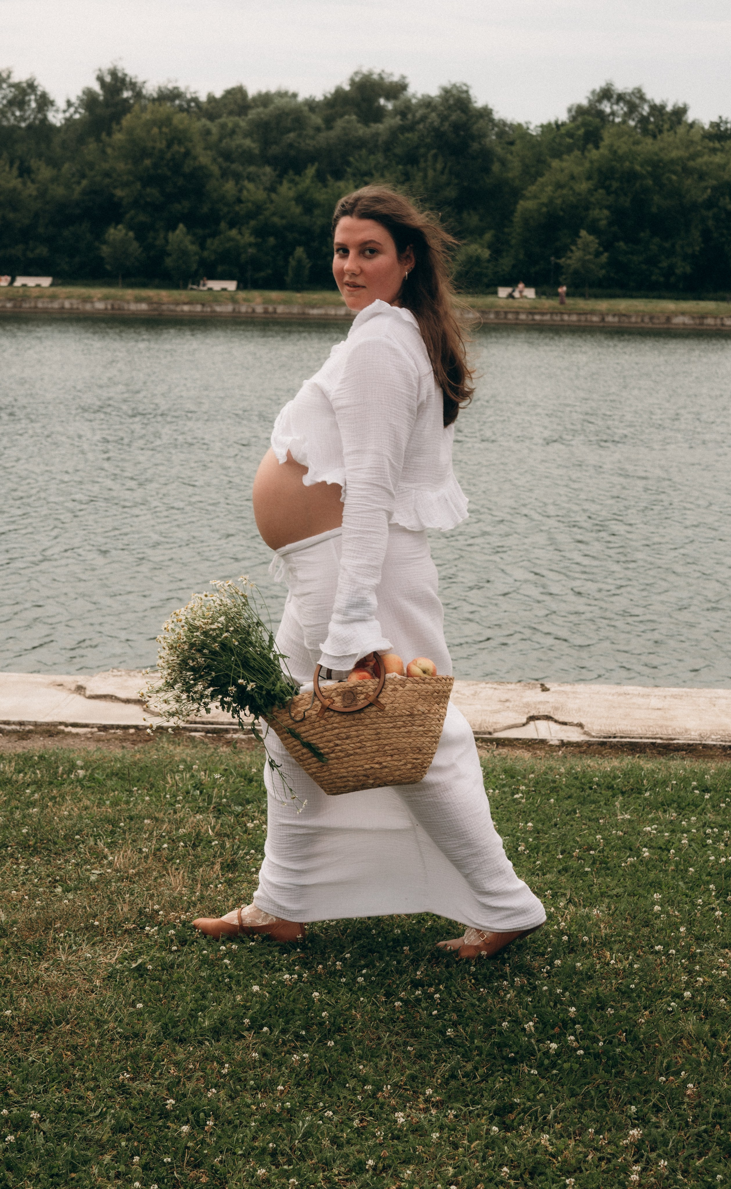 Беременная фотосессия в Кусково. Семейный, ньюборн фотограф, фотограф на роды в Москве, Виктория Тюльдюкова