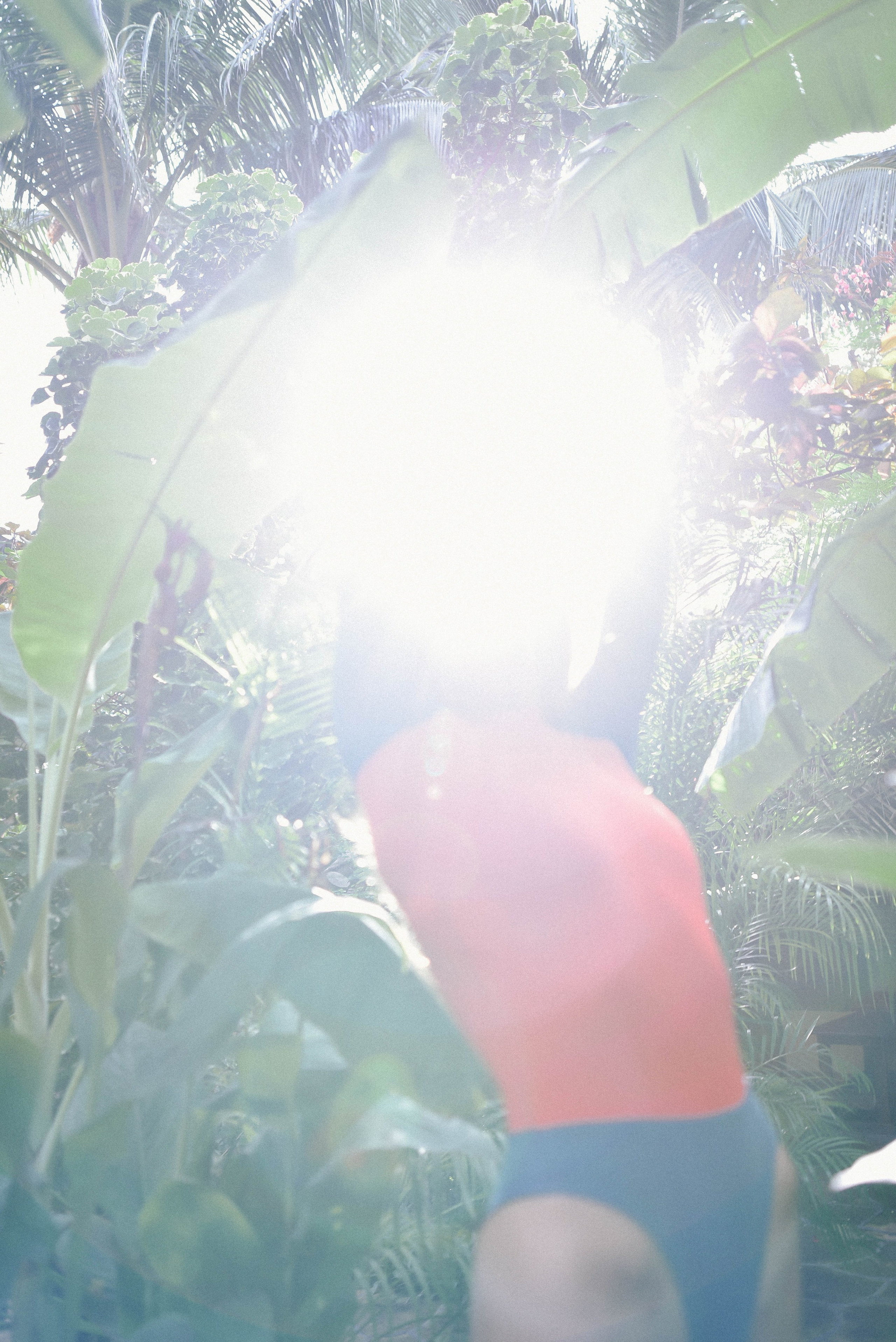 Съемка серфинга с воды в Аругам Бэй | Девушка на волнах восточного побережья. Фотограф на Шри-Ланке