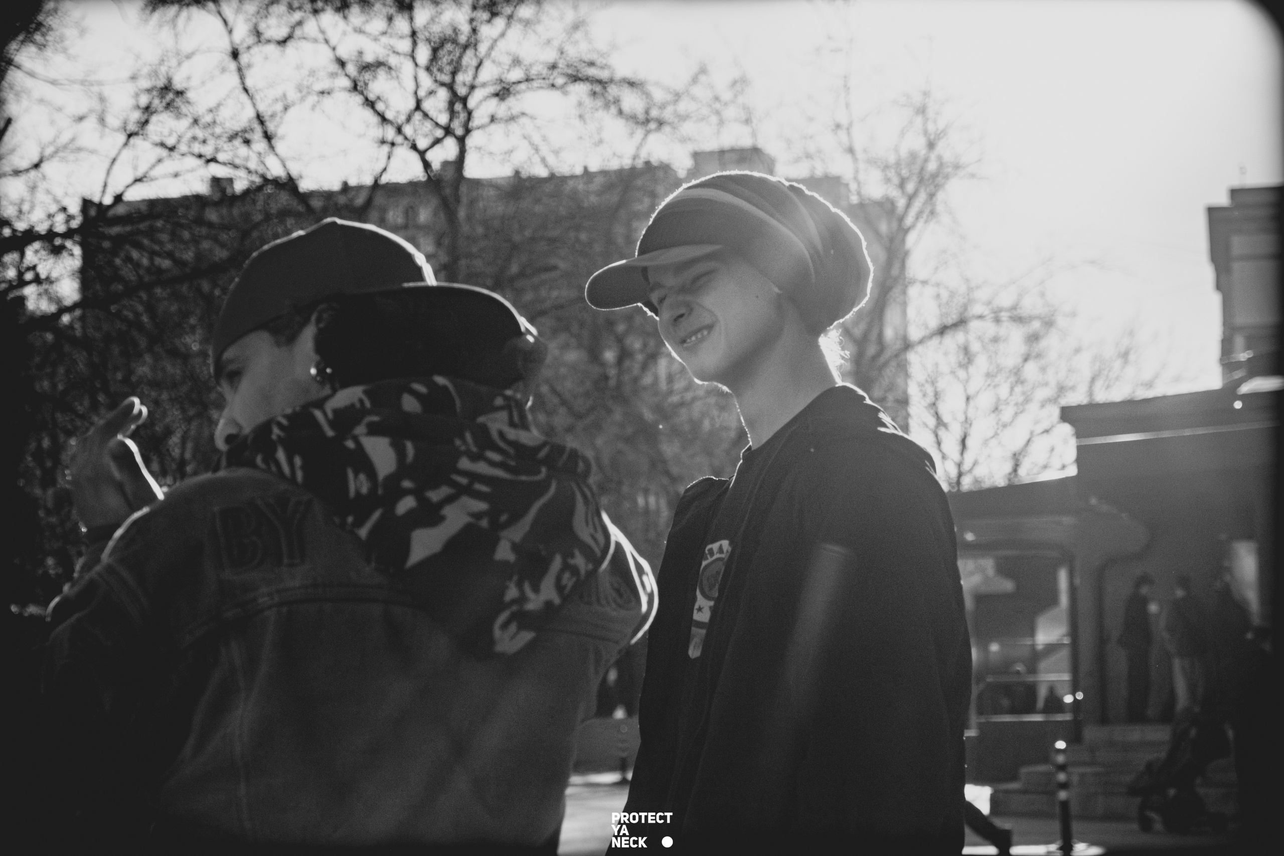 PROTECT YA NECK 22/03 (@youlovebu). Соня бу тебя сфоткала