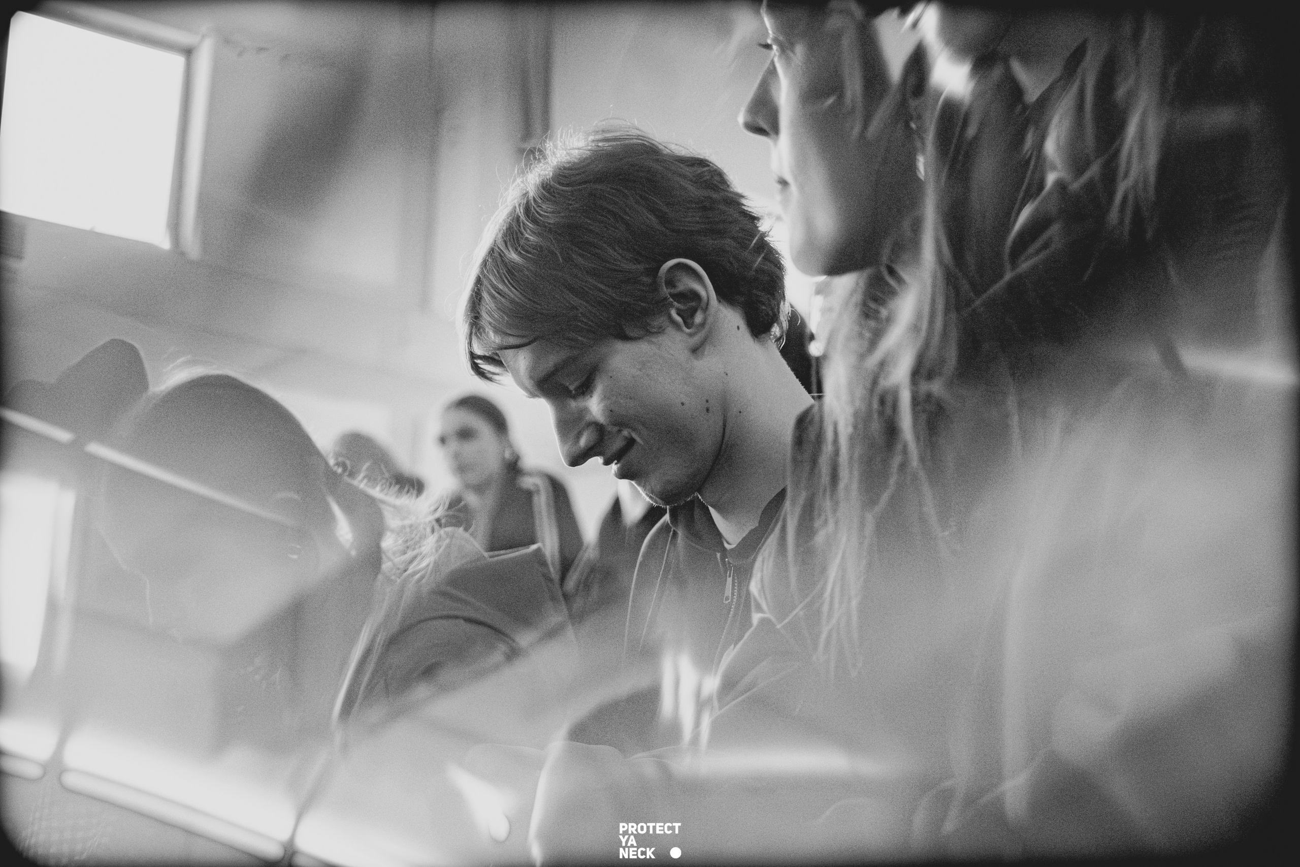 PROTECT YA NECK 22/03 (@youlovebu). Соня бу тебя сфоткала
