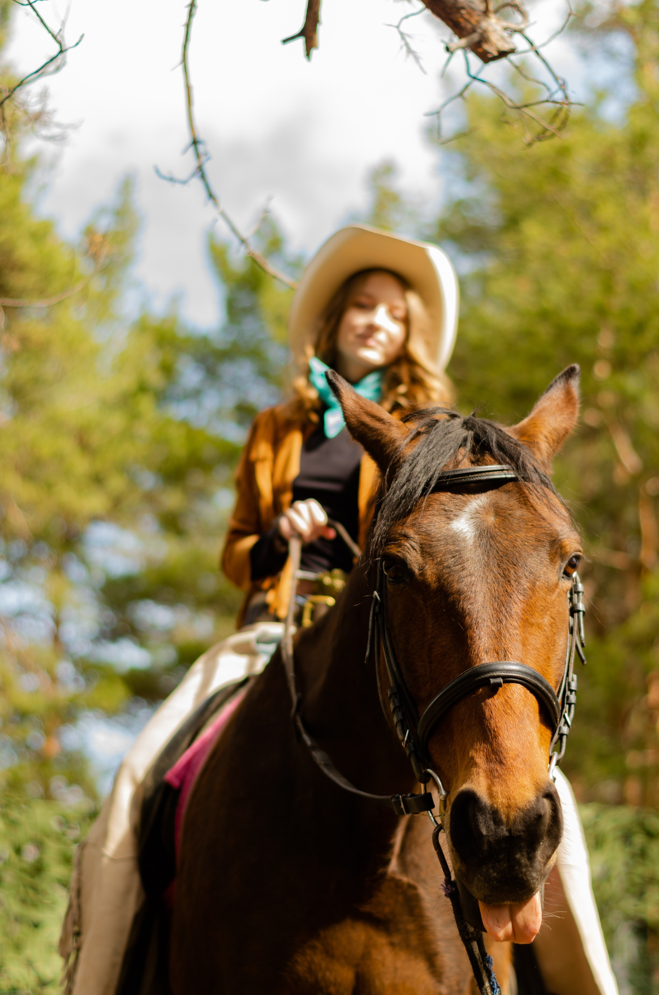 Ковбойская девчонка. Фотограф Марина Доглядная Челябинск фотосессии с лошадьми, мотоциклами