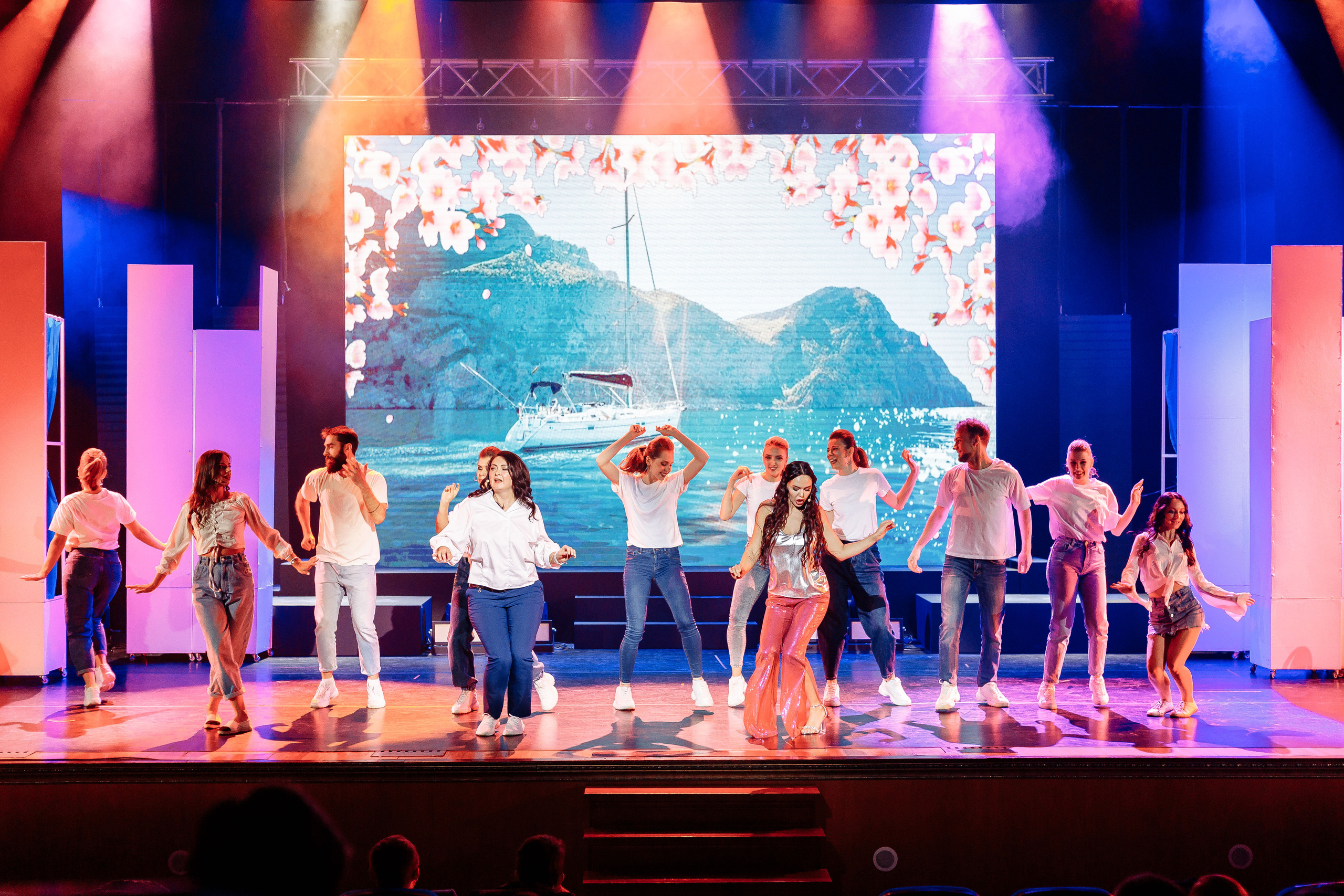 Благотворительный проект «Сцена». Контент фотограф в Ростове-на-Дону Мардус Павел