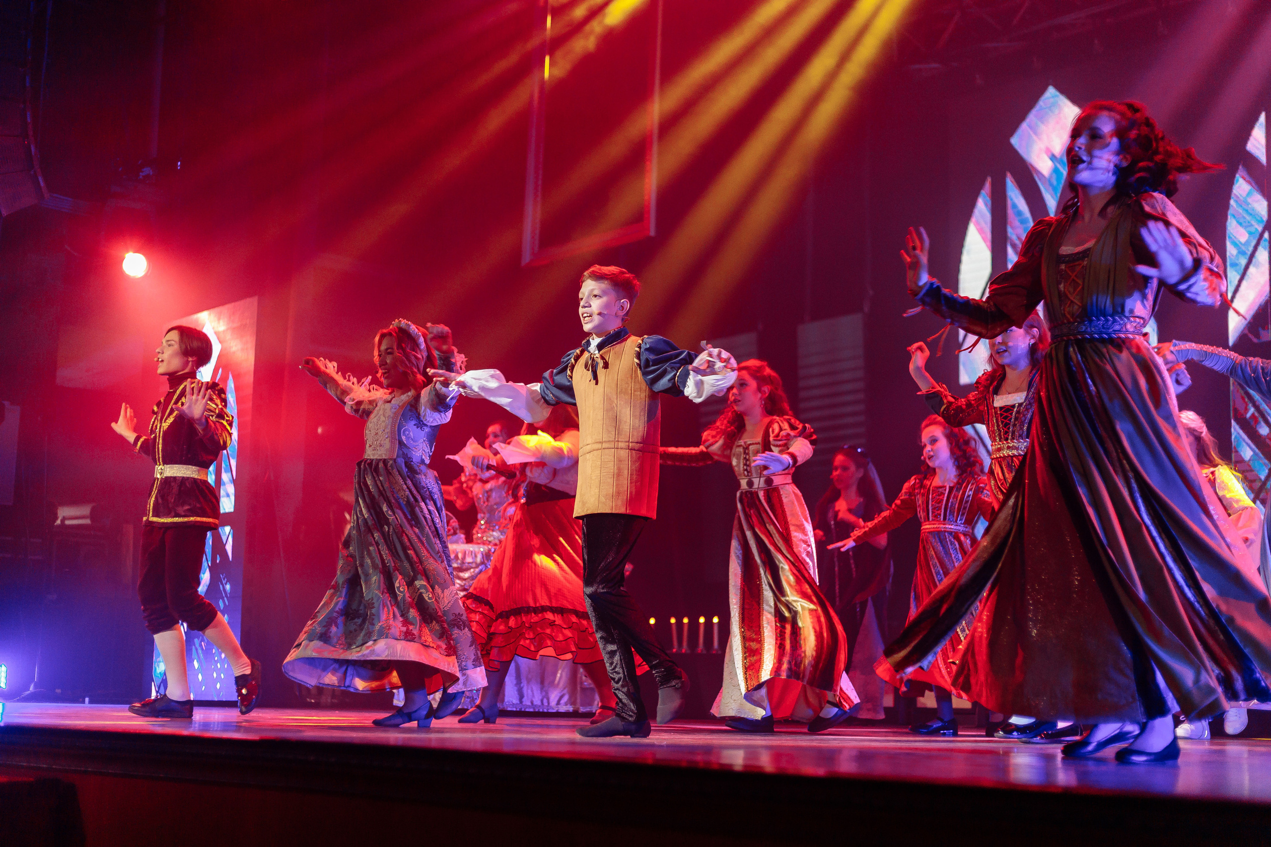 Благотворительный проект «Сцена». Контент фотограф в Ростове-на-Дону Мардус Павел