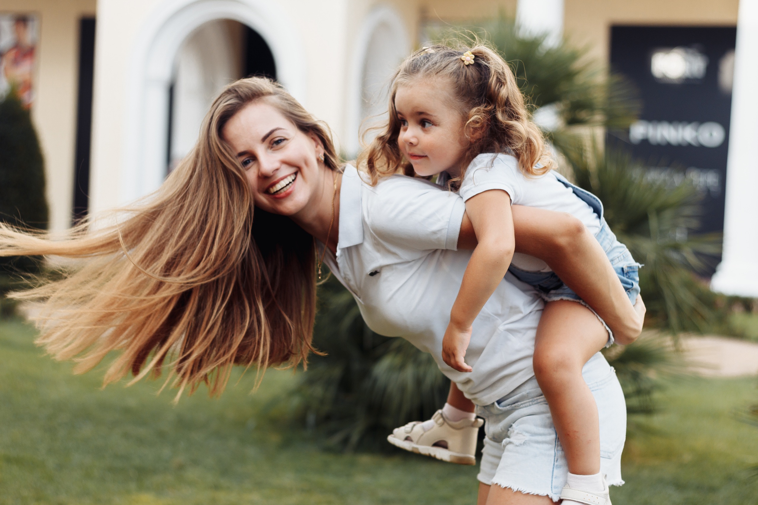 Катя и малышка Тео. Контент фотограф в Ростове-на-Дону Мардус Павел